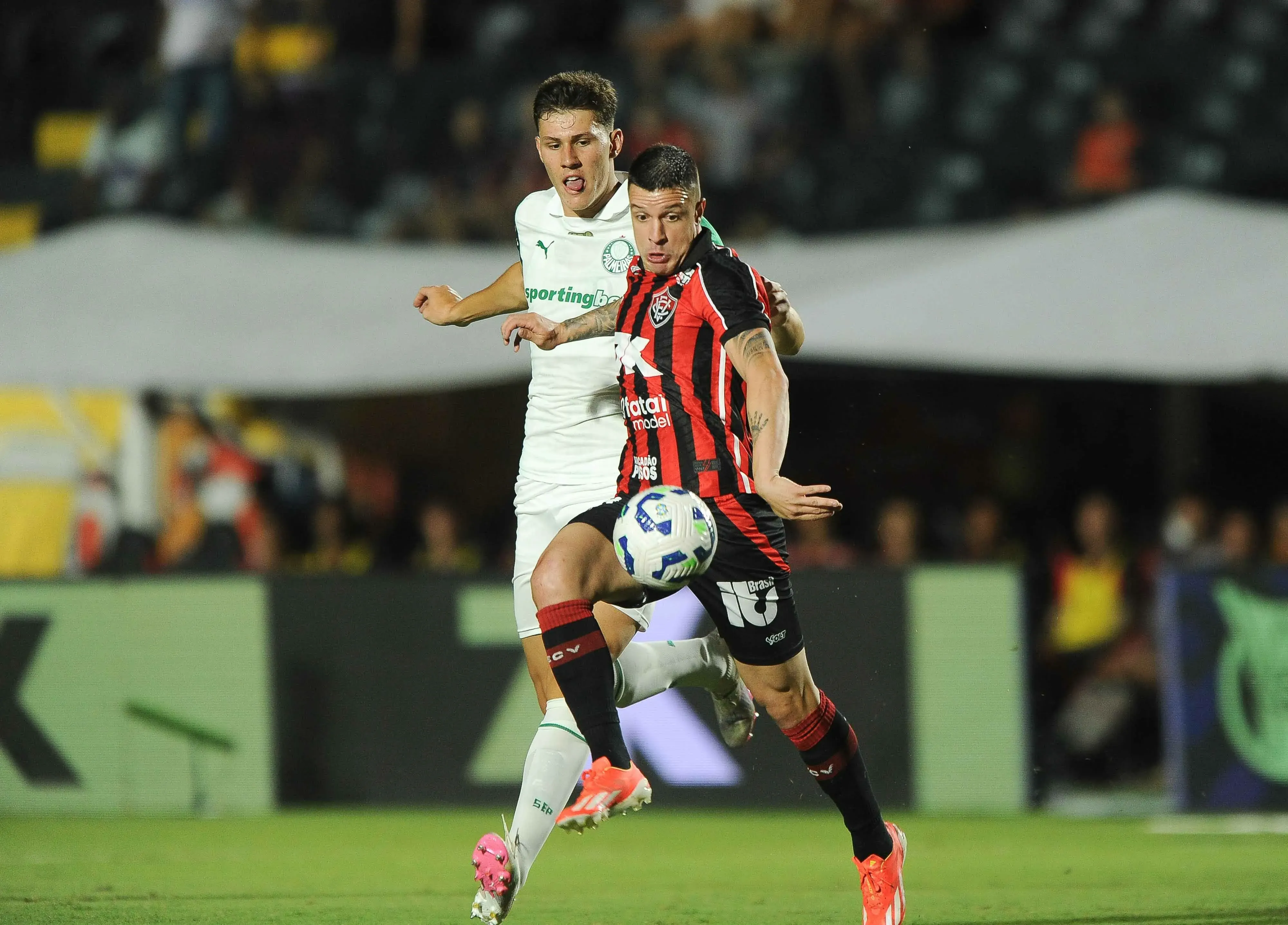 No 1º turno do Brasileirão, as equipes empataram em 2 a 2. Foto: Jhony Pinho/AGIF