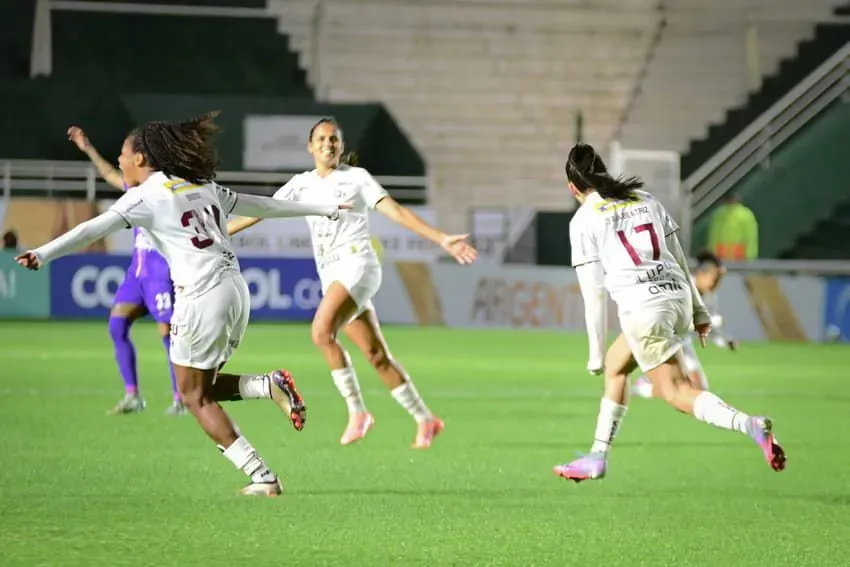 Guerreiras Grenás na Libertadores. Foto: Rafael Zocco/Ferroviária