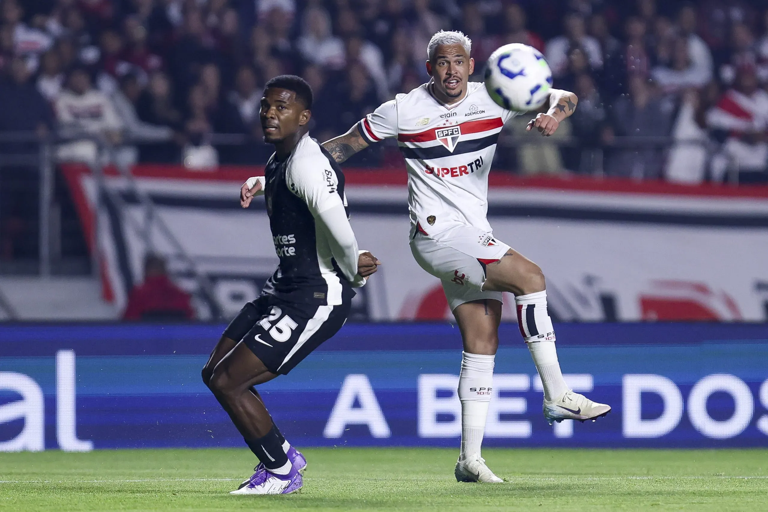 São Paulo venceu o Corinthians no primeiro turno com dois gols de Luciano. Foto: Ricardo Moreira/Getty Images