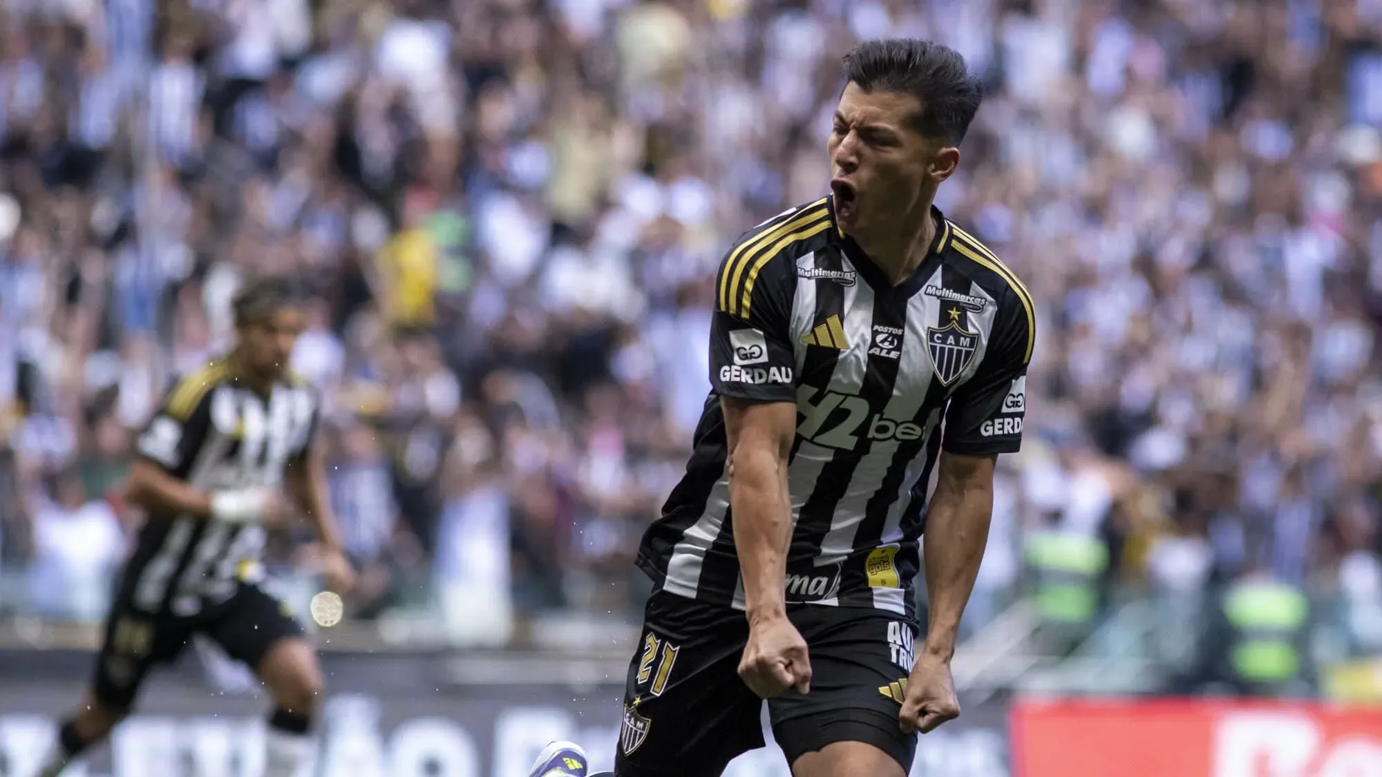 Alan Franco em ação pelo Galo – Foto: Fernando Moreno/AGIF