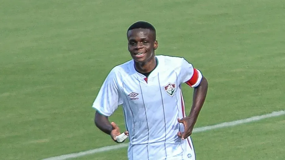 Metinho atuando na base do Fluminense. Foto: Jhony Pinho/AGIF
