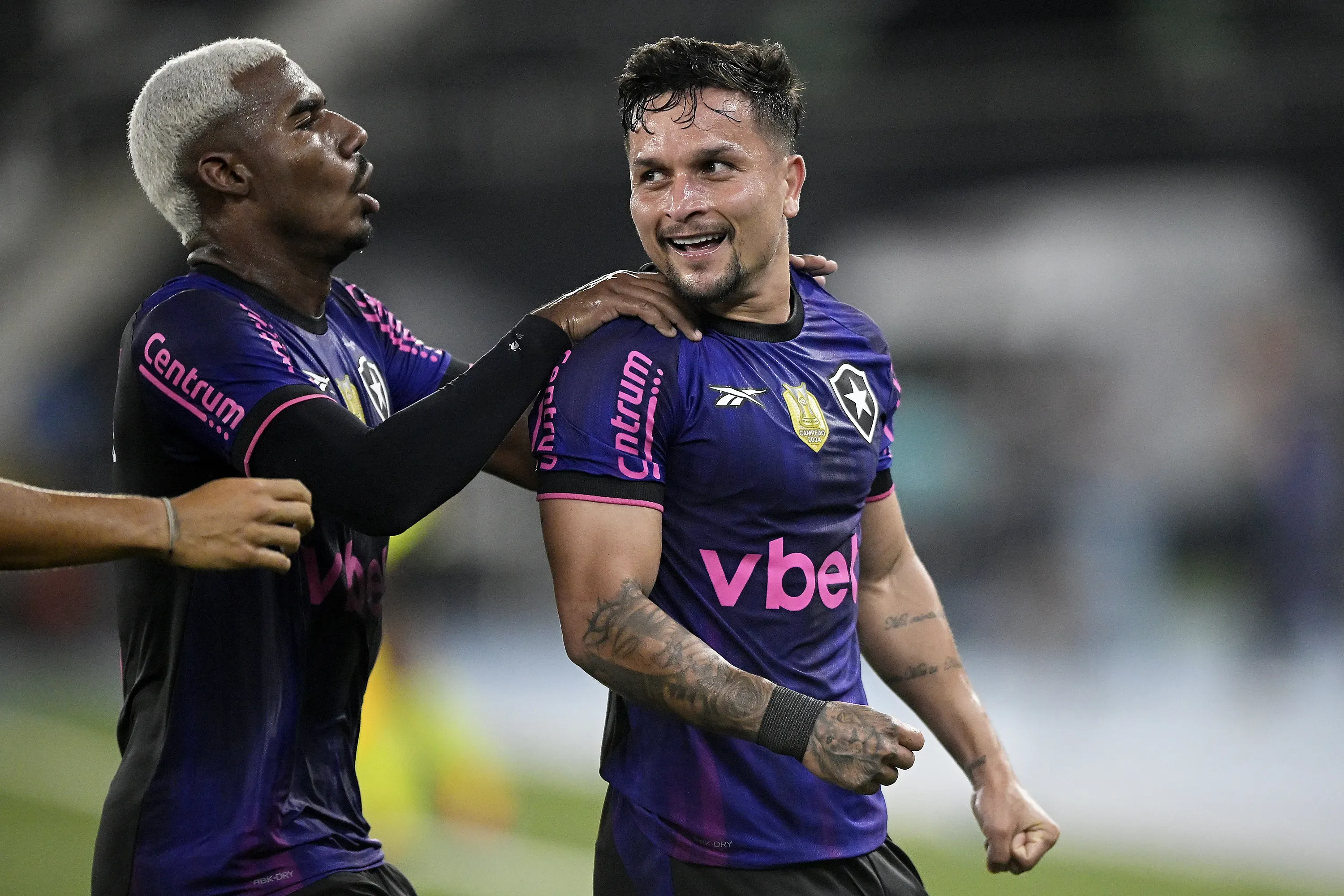 Cuiabano e Artur marcaram na vitória sobre o Grêmio. Foto: Alexandre Loureiro/AGIF