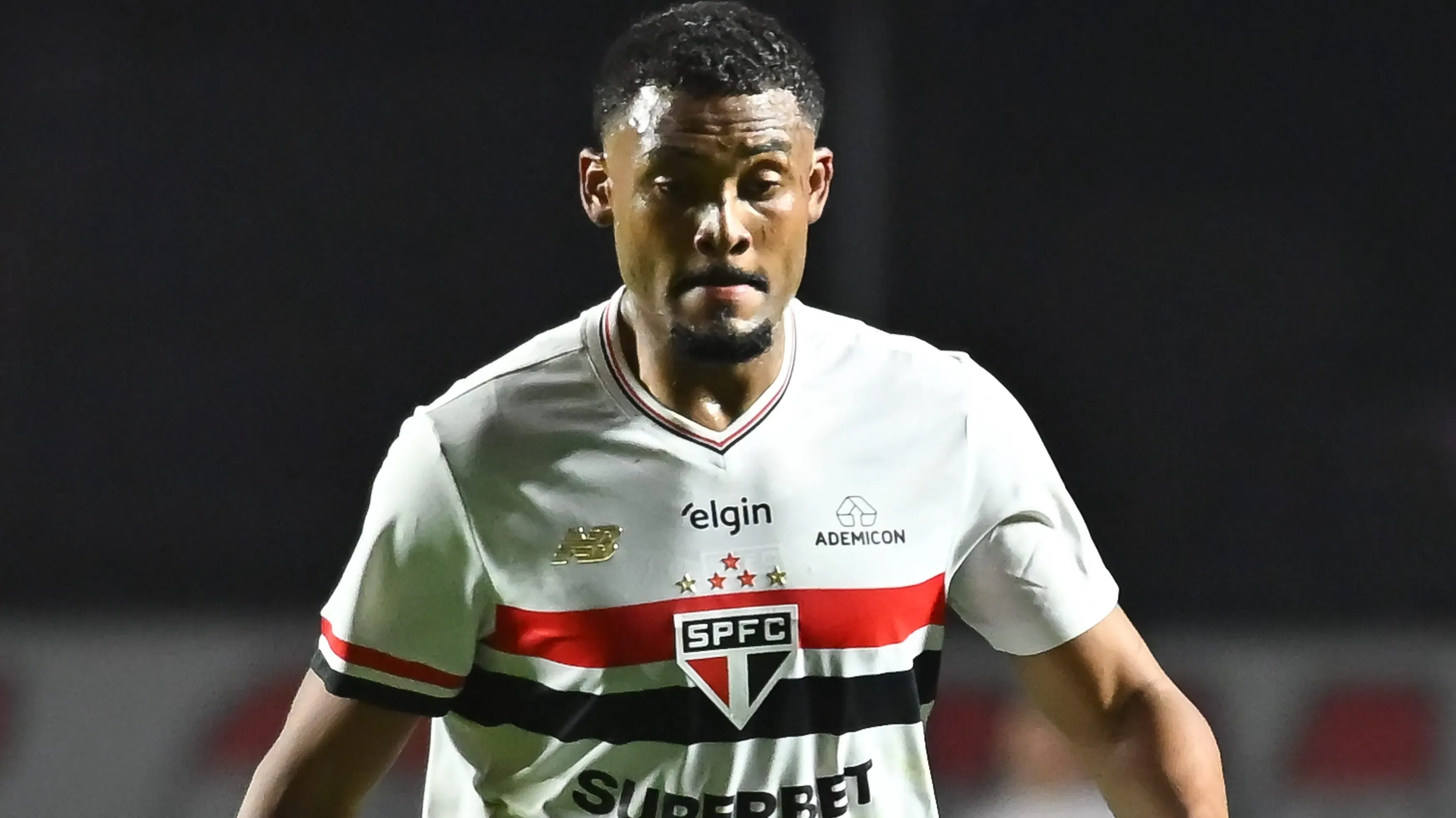 Clássico São Paulo x Palmeiras teve forte polêmica no lance do pênalti