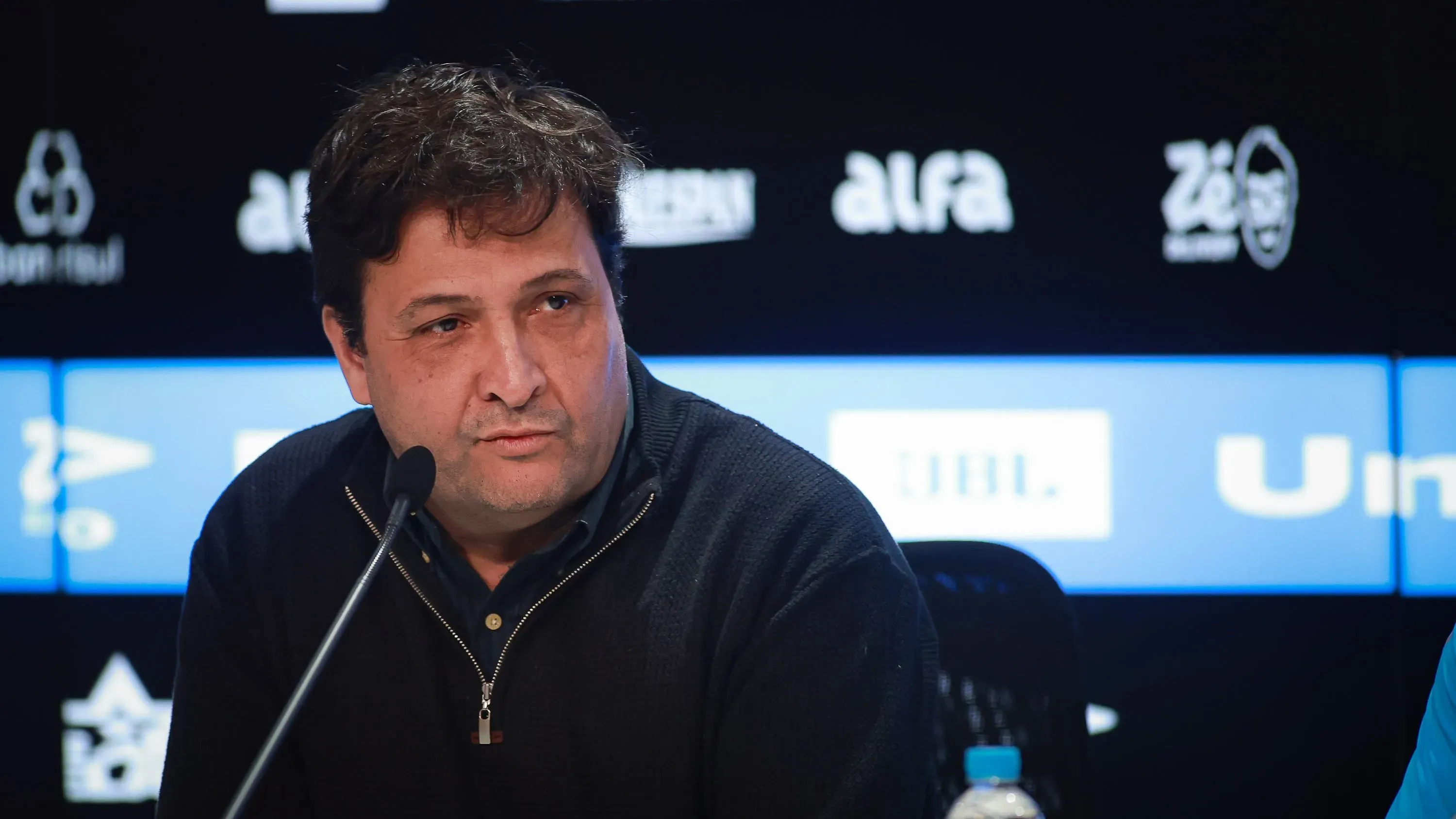 RS – PORTO ALEGRE – 29/08/2025 – GREMIO, COLETIVA DE APRESENTACAO DE ARTHUR – Alberto Guerra Presidente do Gremio durante em coletiva de imprensa realizada no Arena do Gremio. Foto: Maxi Franzoi/AGIF