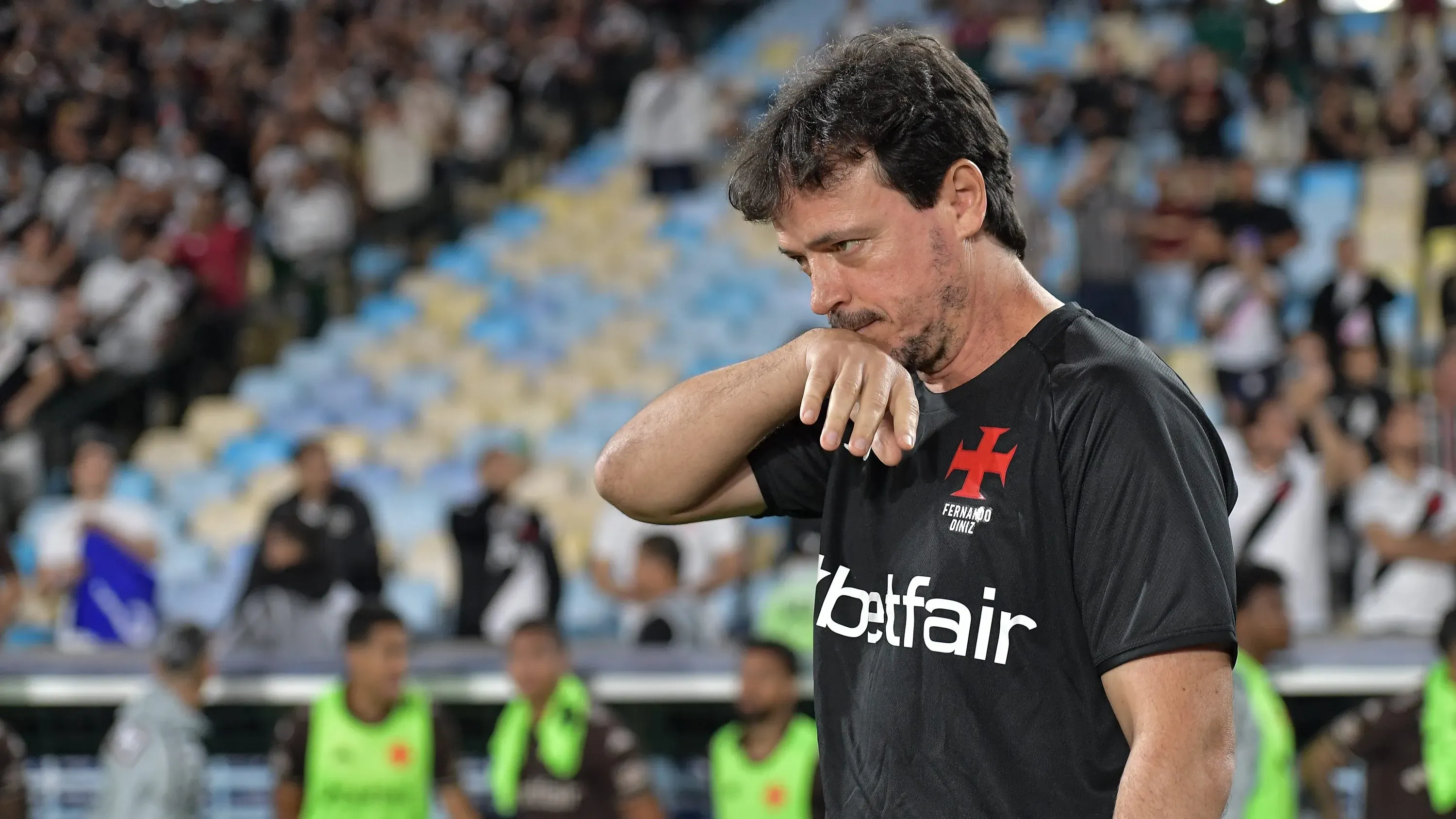 Fernando Diniz é respaldado mesmo em momento conturbado no Vasco – Foto: Thiago Ribeiro/AGIF