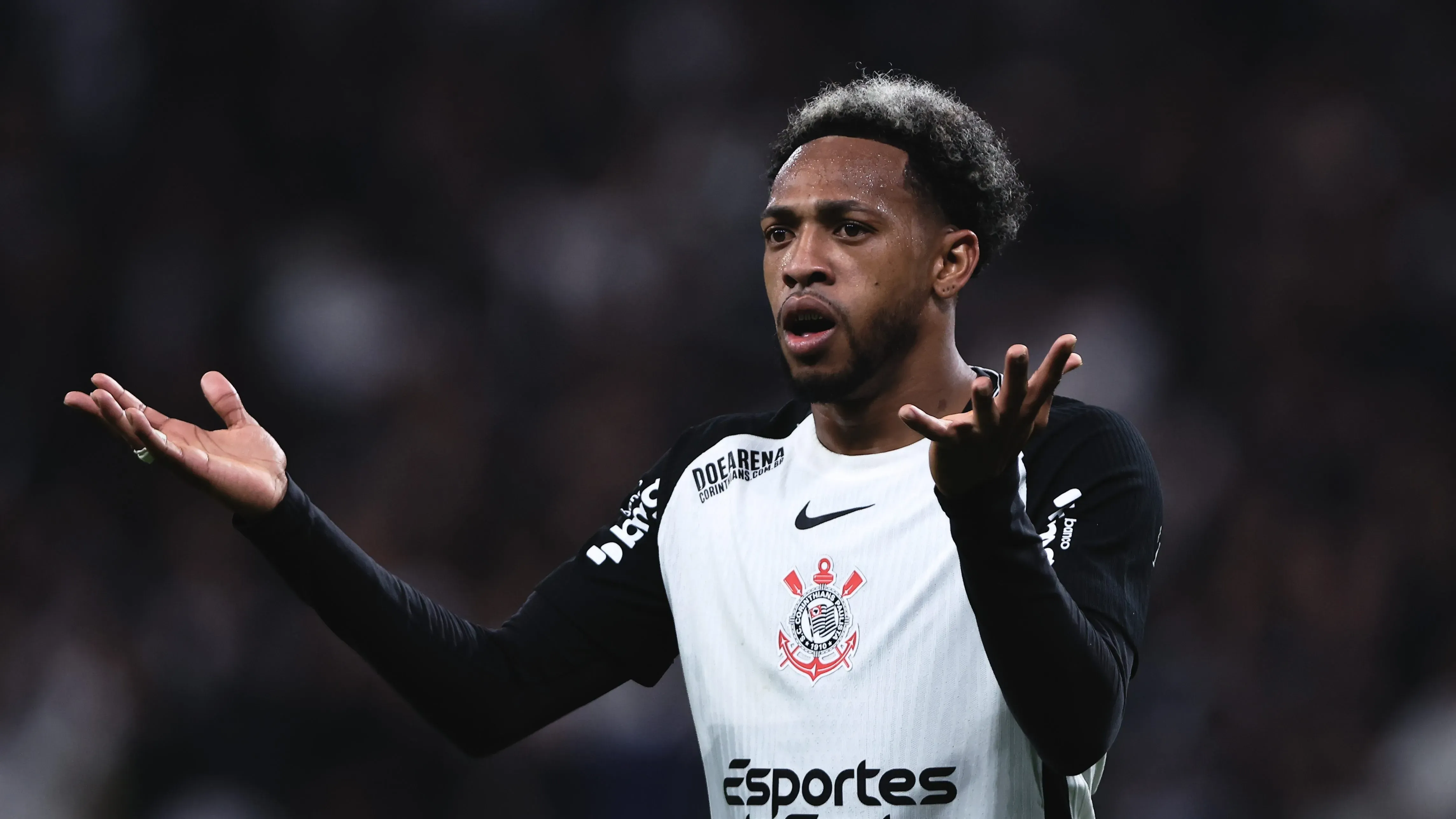 Martínez foi expulso após uma revisão com VAR