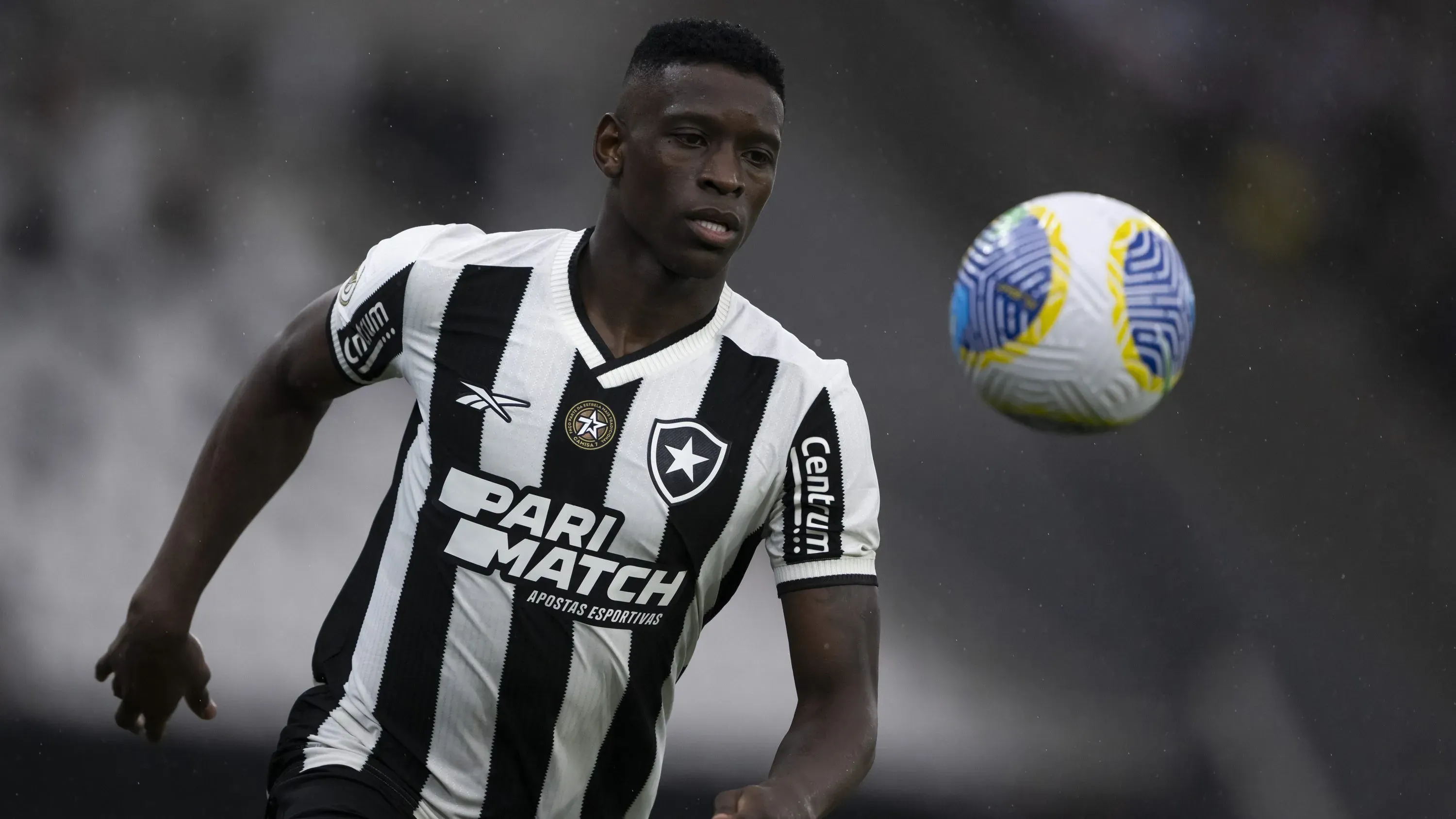 Luiz Henrique foi determinante para as conquistas do Botafogo – Foto: Jorge Rodrigues/AGIF