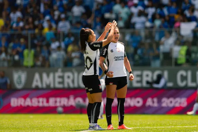 Mariza e Gabi Zanotti em jogo da final. Foto: Staff Images Woman/CBF