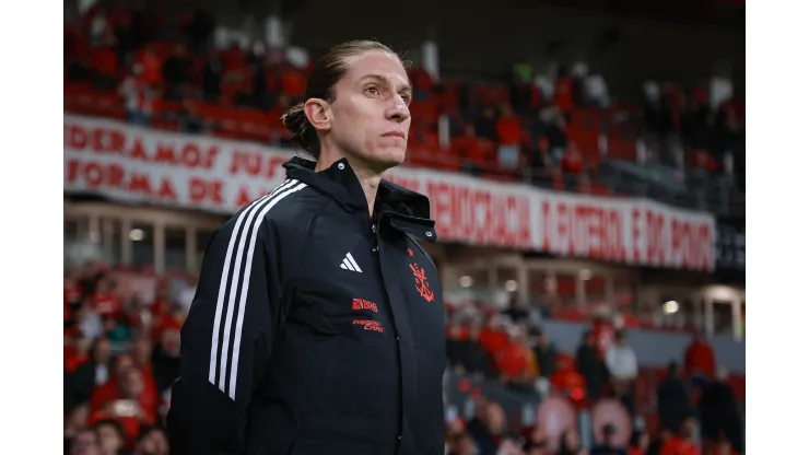 Filipe Luís chega com moral para final da Copa Libertadores. Foto: Maxi Franzoi/AGIF