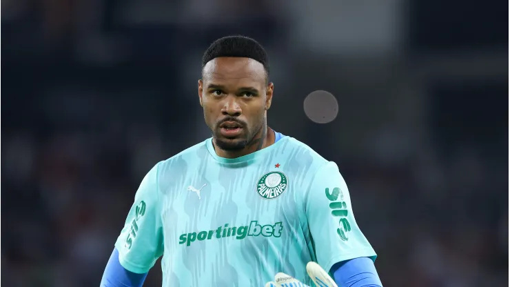 Carlos Miguel durante partida entre LDU x Palestra