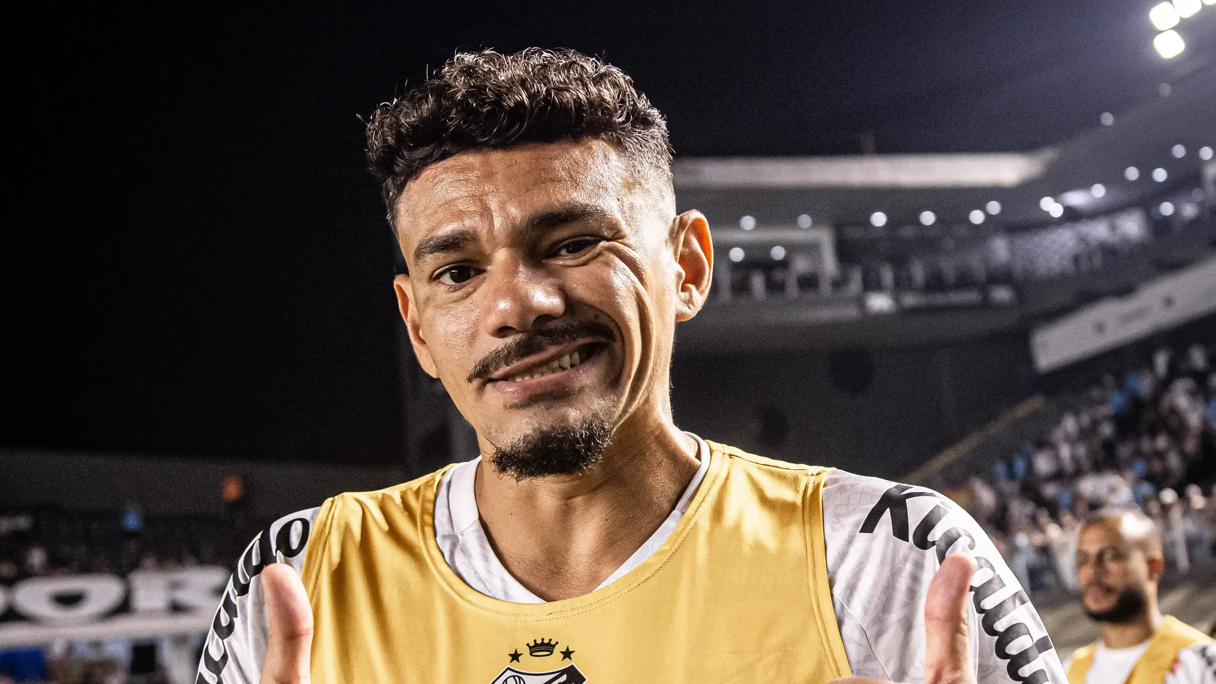 Tiquinho após a vitória na Vila. Foto: Raul Baretta/ Santos FC.