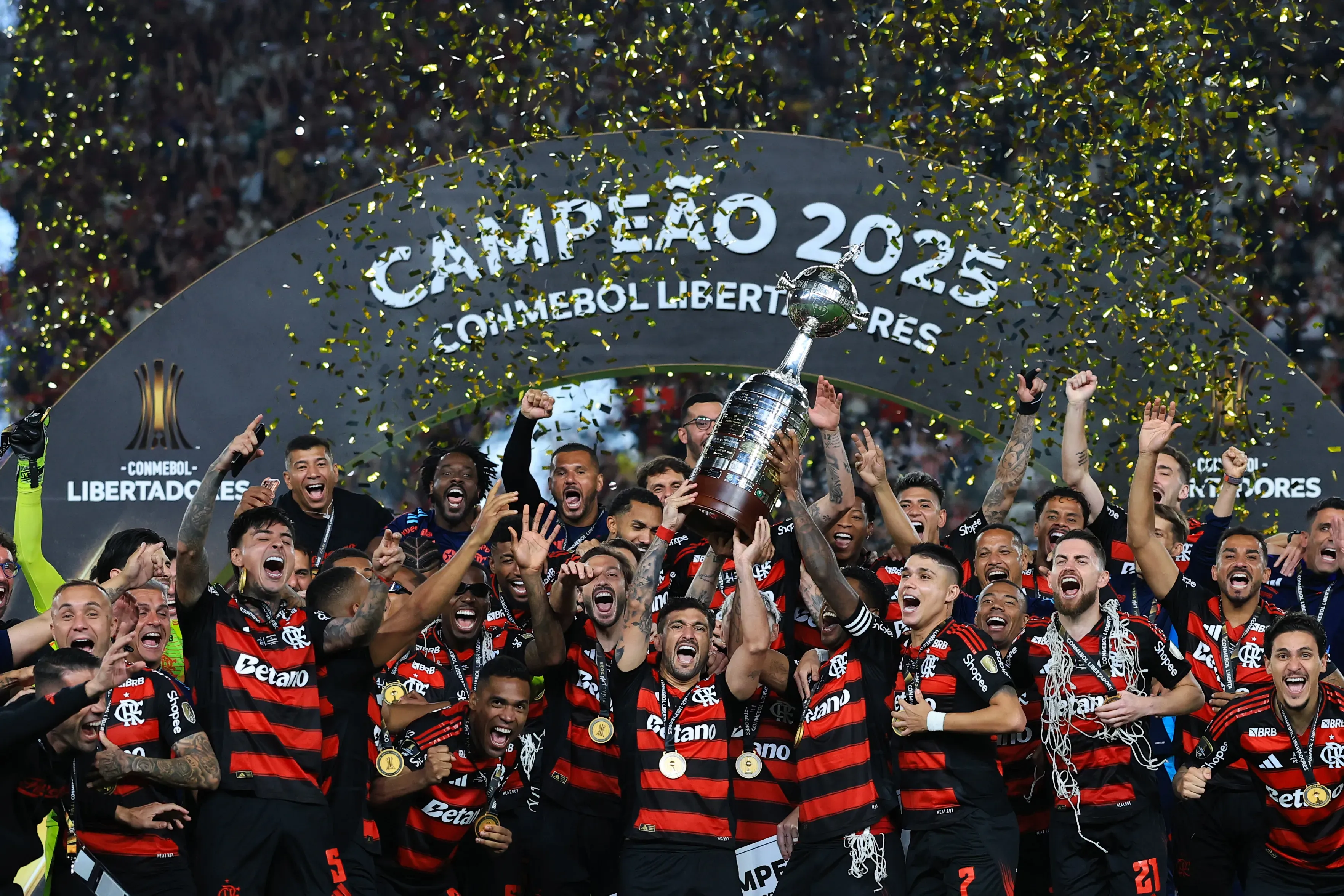 Campeão da Libertadores, Flamengo tem a Copa Intercontinental da FIFA, no Catar, pela frente – Foto: Buda Mendes/Getty Images