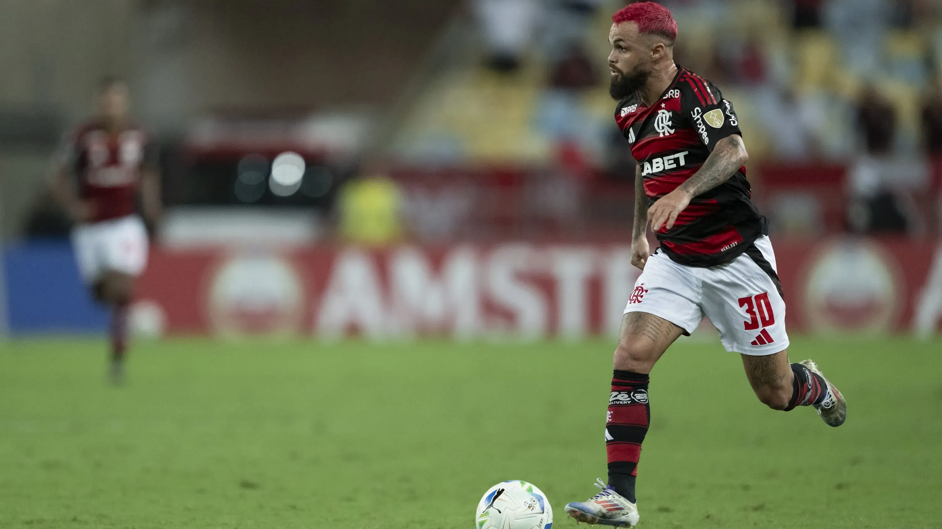 Michael durante partida pelo Flamengo válida pelo Brasileirão Betano – Foto: Jorge Rodrigues/AGIF