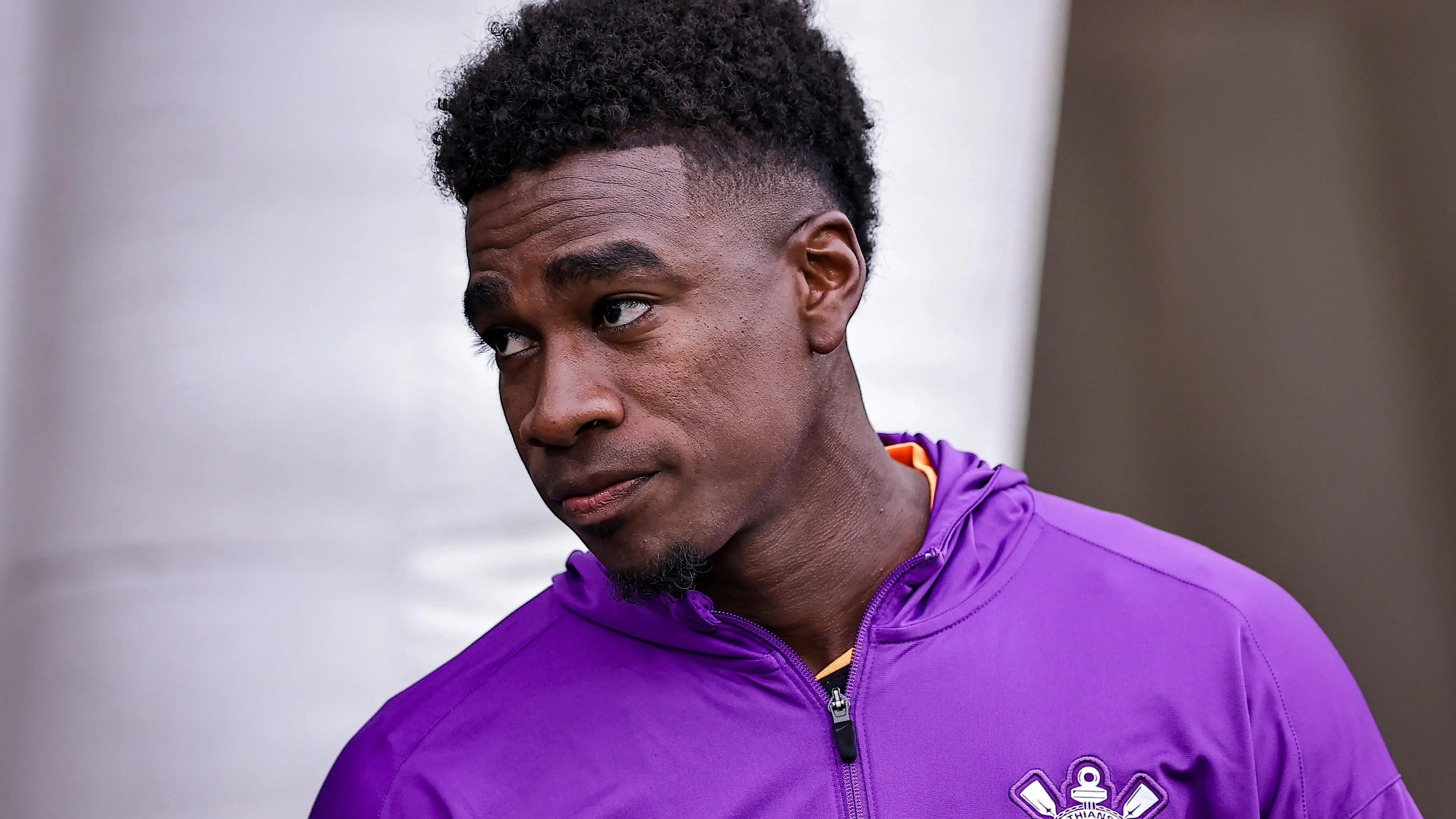 Félix Torres pode ficar mais tempo do que o desejado no Timão por conta da punição imposta pela FIFA – Foto: Fabio Giannelli/AGIF