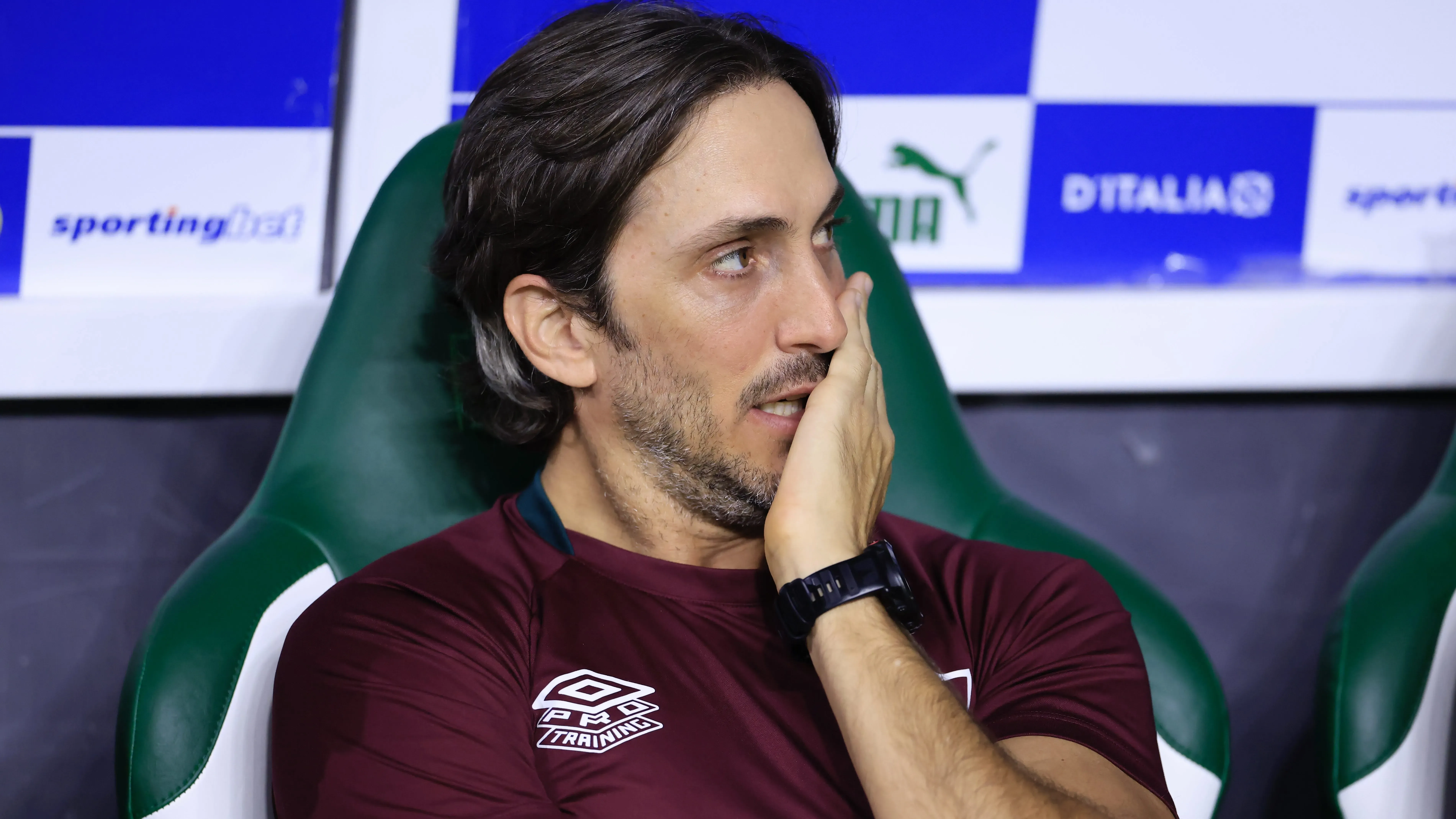 SP – SAO PAULO – 22/11/2025 – BRASILEIRO A 2025, PALMEIRAS X FLUMINENSE – Luis Zubeldia tecnico do Fluminense durante partida contra o Palmeiras no estadio Arena Allianz Parque pelo campeonato Brasileiro A 2025. Foto: Marcello Zambrana/AGIF