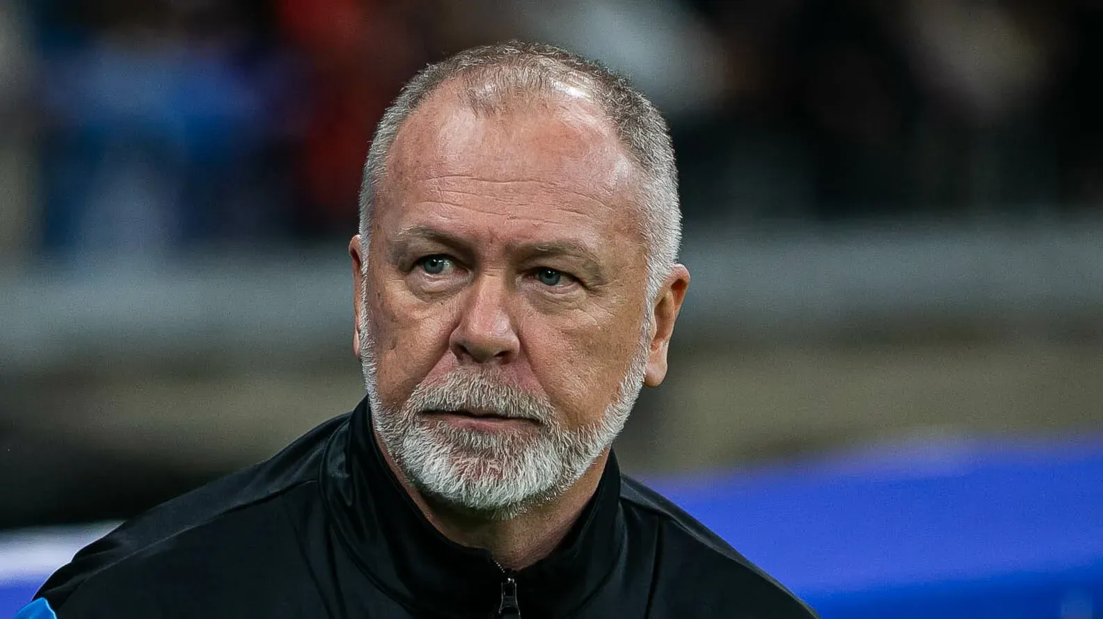 Foto: Fernando Moreno/AGIF – Mano Menezes vai escalar Willian e André Henrique nas vagas de Amuzu e Carlos Vinícius, suspensos.