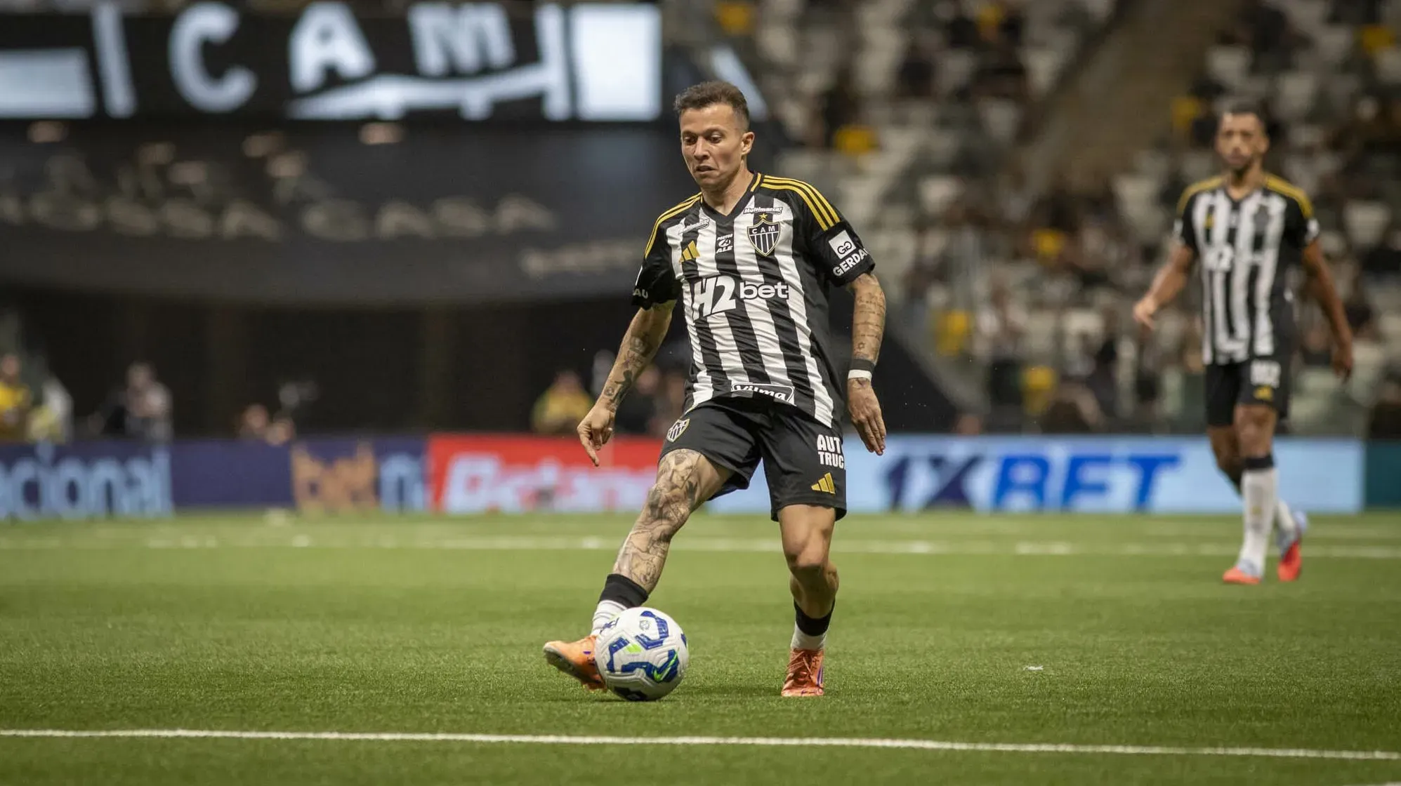 Bernard pelo Atlético-MG. Foto: Fernando Moreno/AGIF