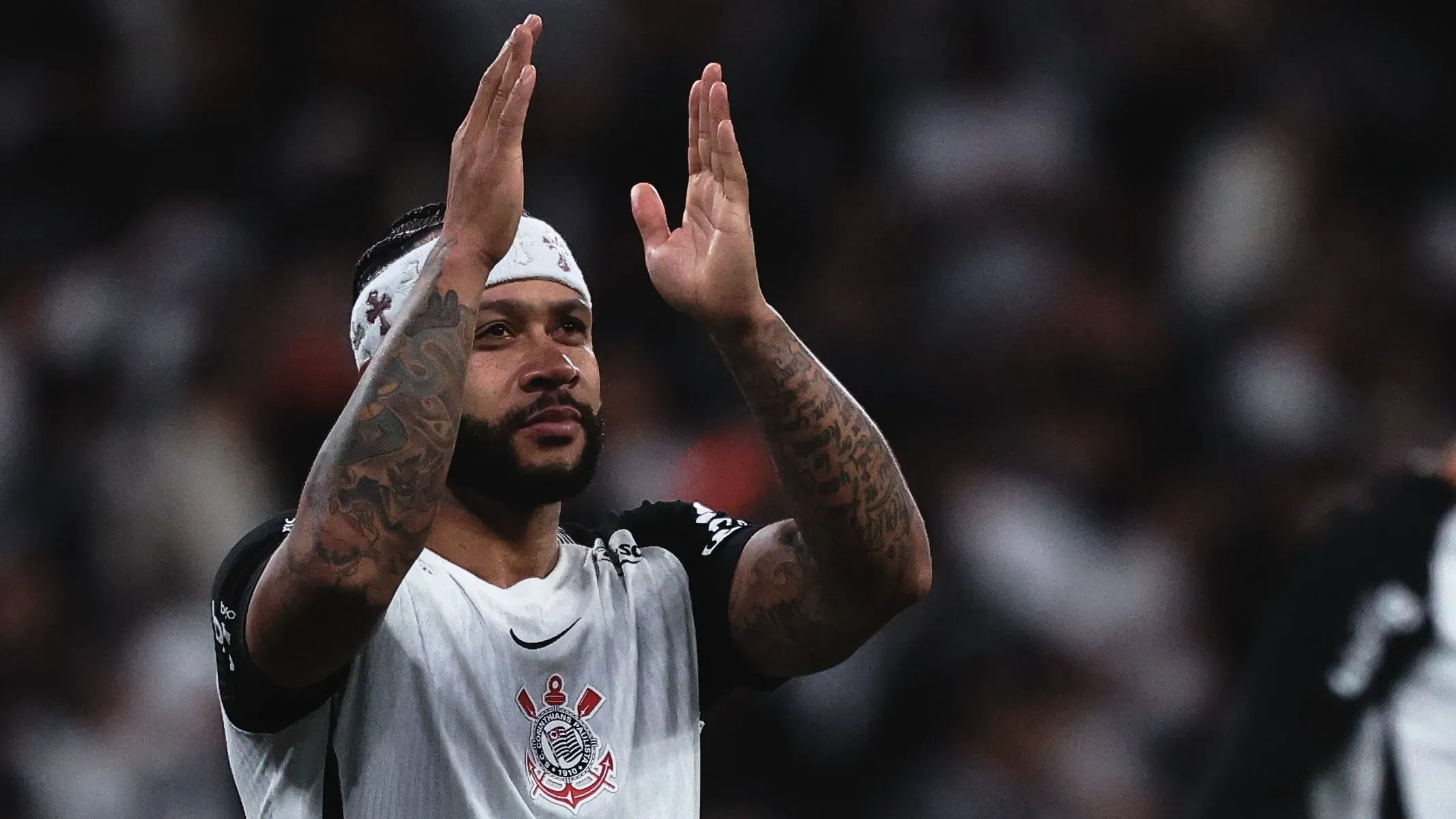 Memphis Depay fez um golaço em Corinthians x São Paulo - Foto: Ettore Chiereguini/AGIF.