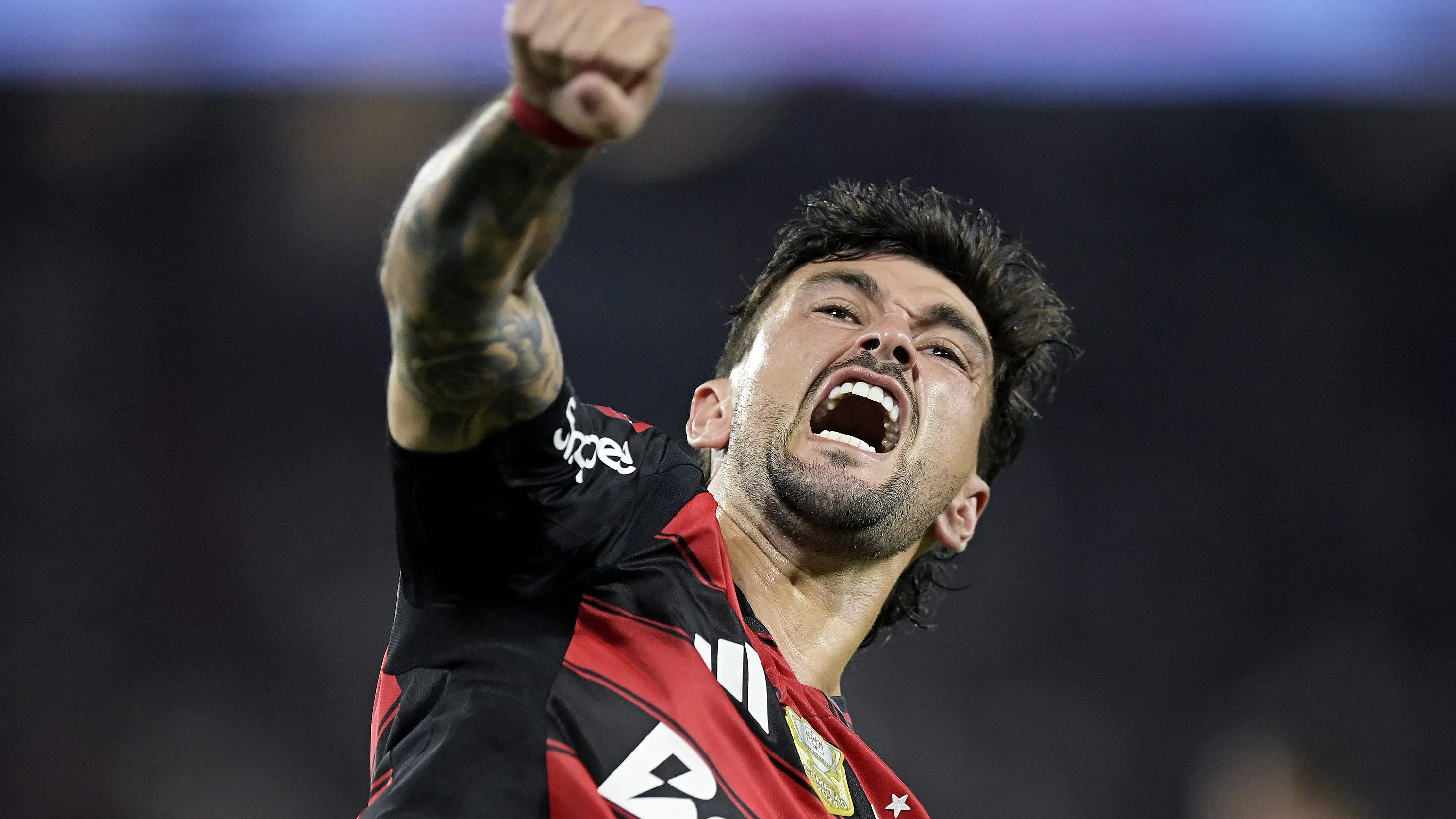 Arrascaeta comemorando pelo Flamengo. Foto: Alexandre Loureiro/AGIF