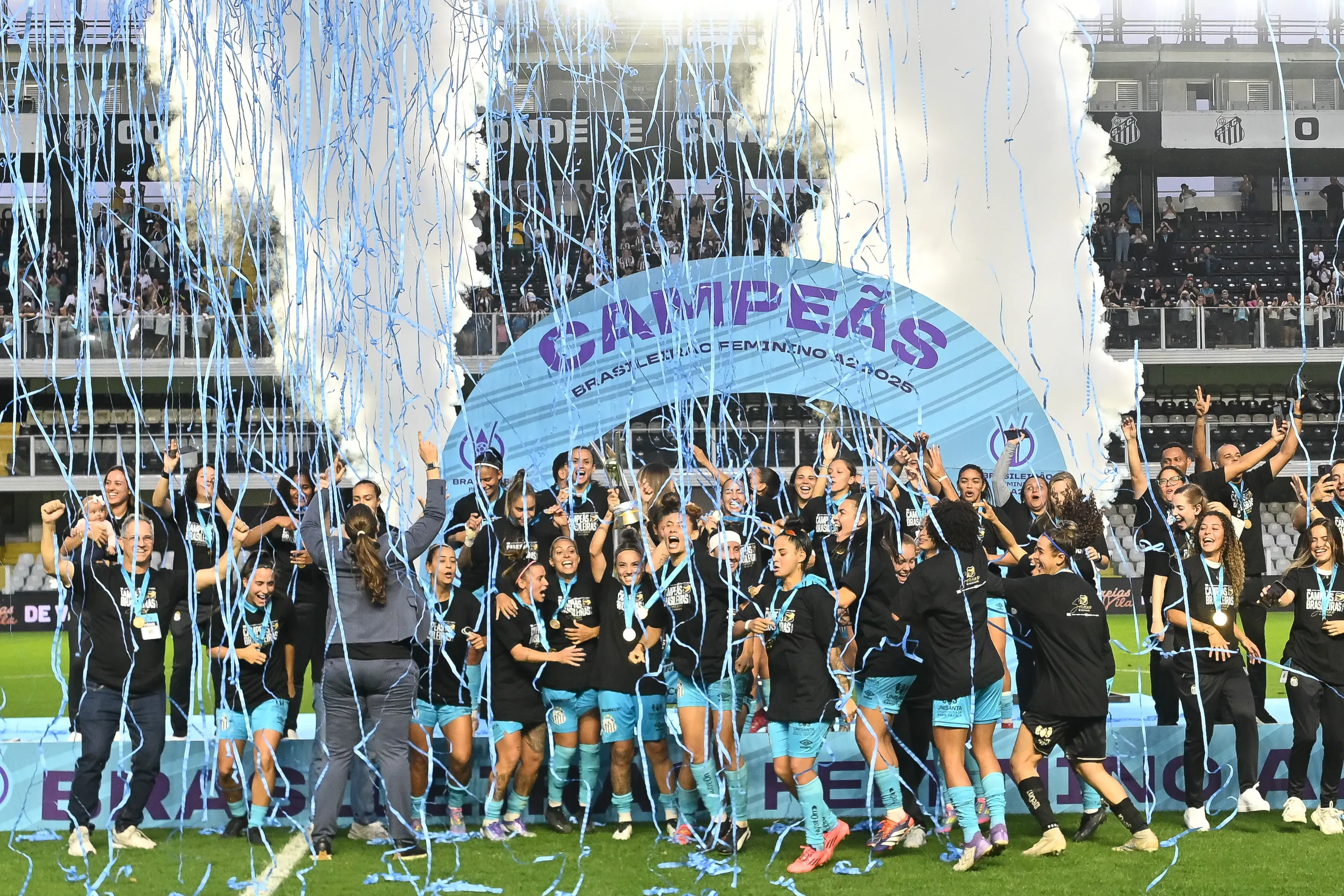 Campeãs da Série A2. Foto: Jota Erre/AGIF