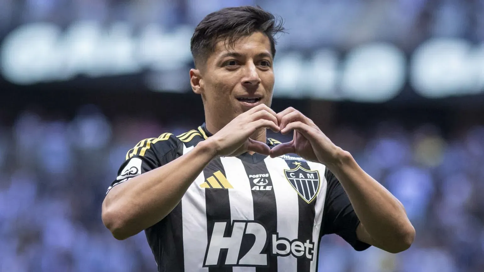 Alan Franco interessa ao River Plate - Foto: Fernando Moreno/AGIF.