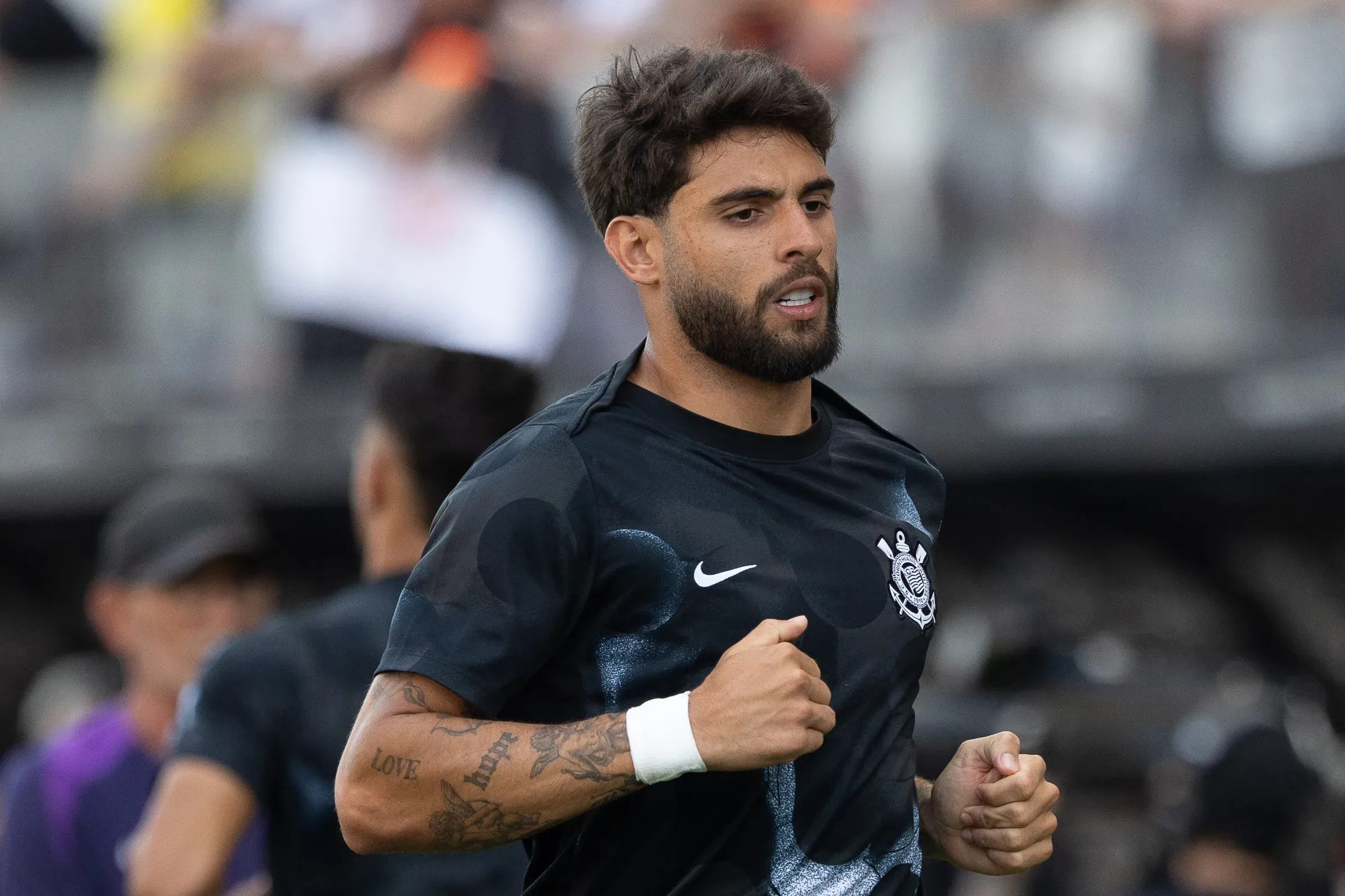 Yuri Alberto forma dupla com Memphis contra o Cruzeiro. Foto: Joisel Amaral/AGIF