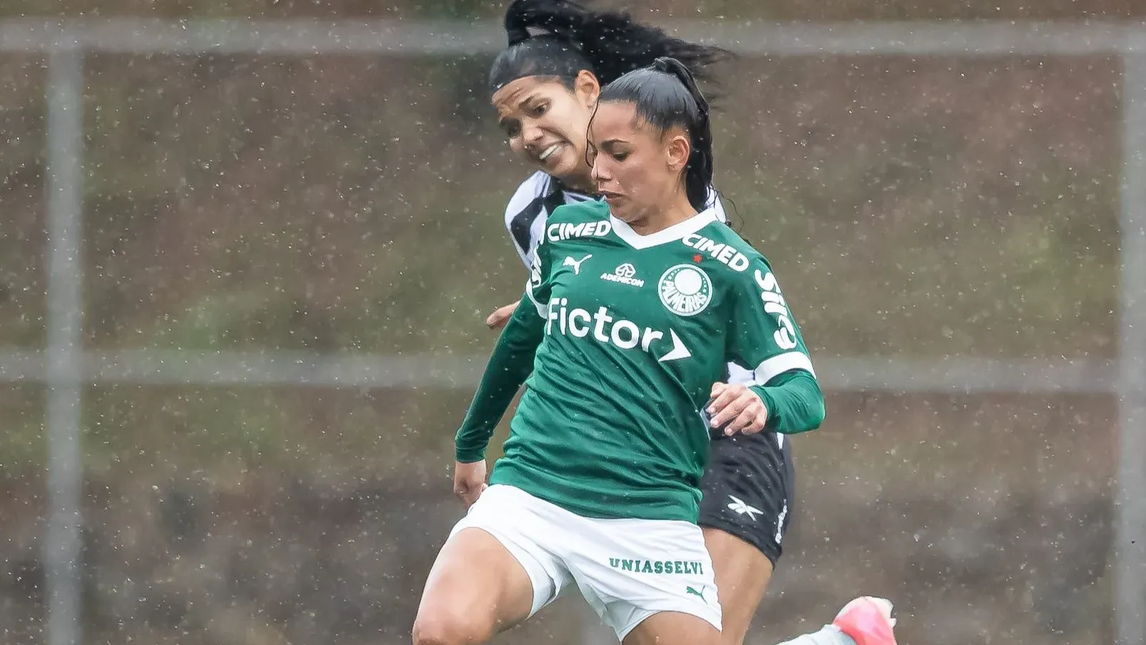 Botafogo e Palmeiras em jogo da Copinha Feminina