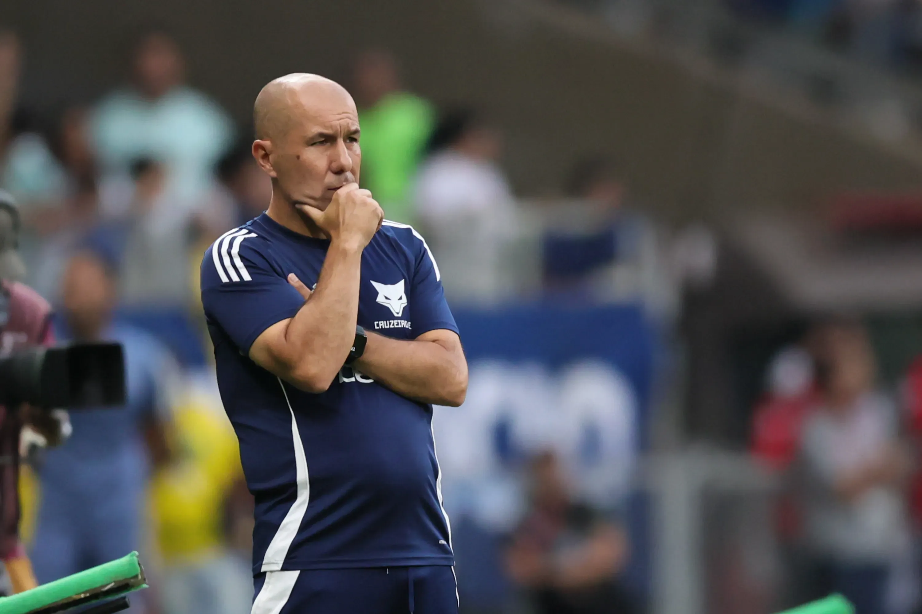 Leonardo Jardim pode conquistar o título pela Raposa. Foto: Gilson Lobo/AGIF