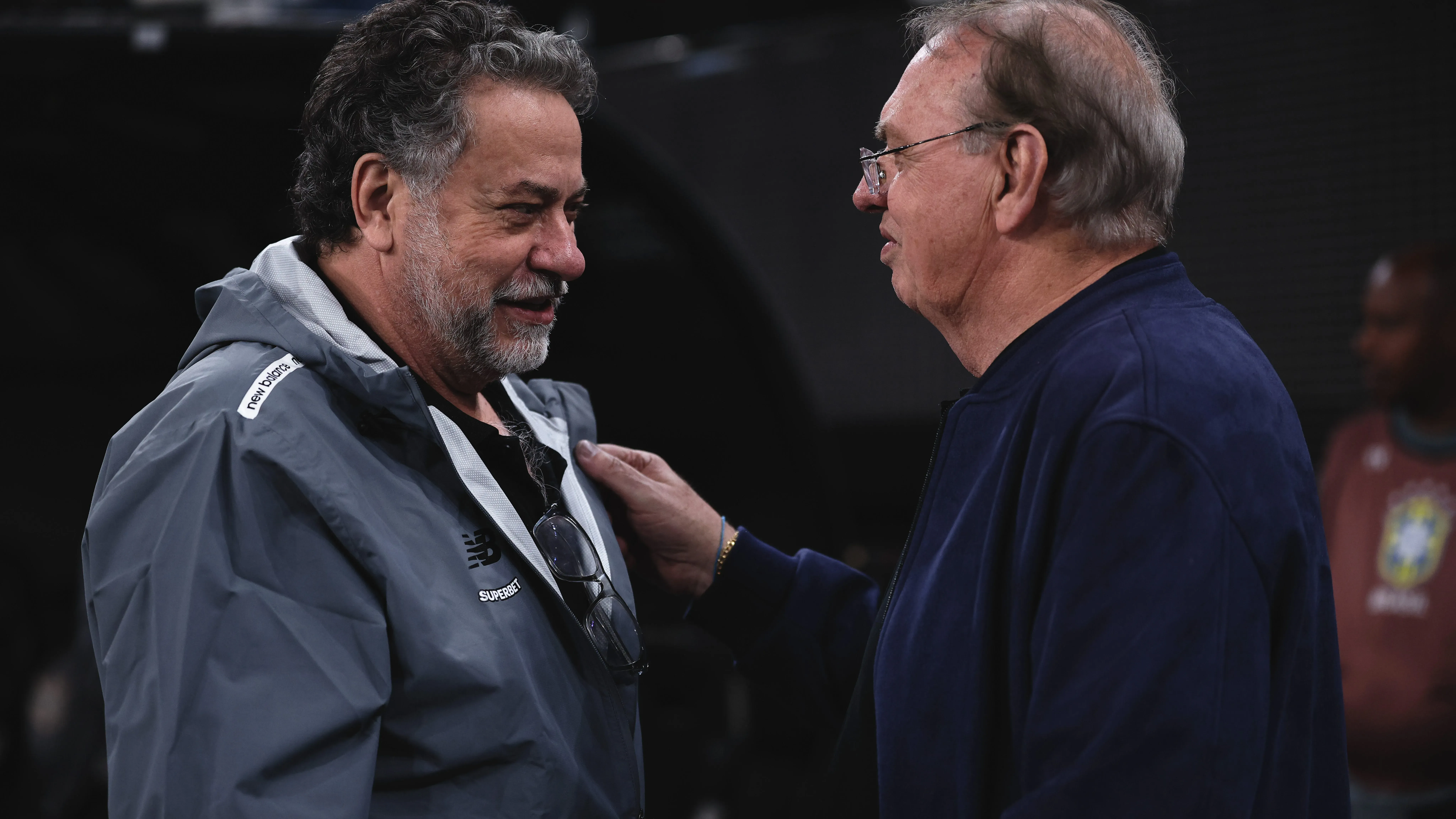 SP – SAO PAULO – 20/11/2025 – BRASILEIRO A 2025, CORINTHIANS X SAO PAULO – Osmar Stabile presidente do Corinthians e Julio Casares presidente do Sao Paulo durante partida no estadio Arena Corinthians pelo campeonato Brasileiro A 2025. Foto: Ettore Chiereguini/AGIF