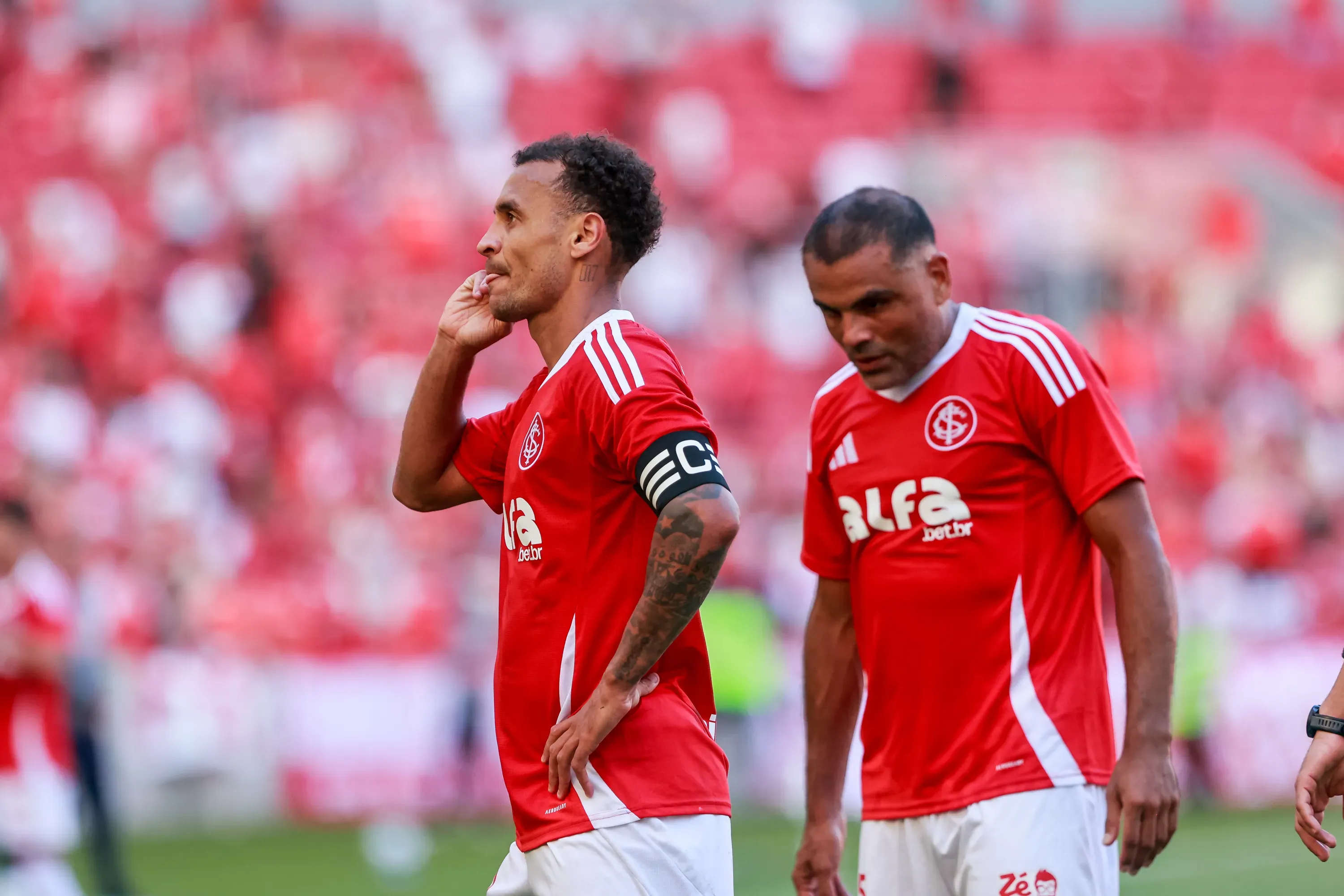 Alan Patrick jogador do Internacional comemora seu gol durante partida contra o Bragantino no estadio Beira-Rio pelo campeonato Brasileiro A 2025. Foto: Luiz Erbes/AGIF