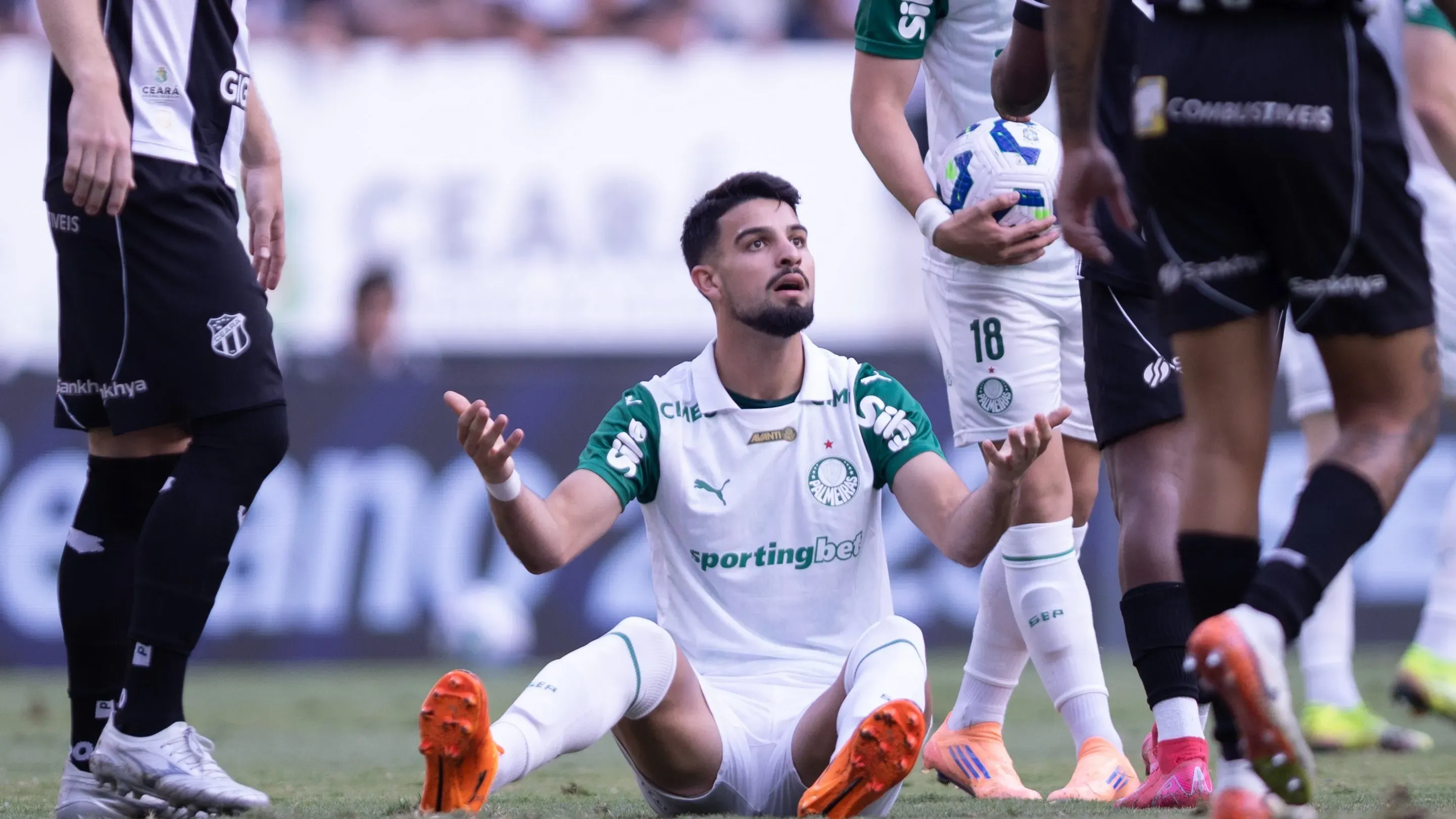 CE – FORTALEZA – 07/12/2025 – BRASILEIRO A 2025, CEARA X PALMEIRAS – flaco Lopez jogador do Palmeiras durante partida contra o Ceara no estadio Arena Castelao pelo campeonato Brasileiro A 2025. Foto: Baggio Rodrigues/AGIF