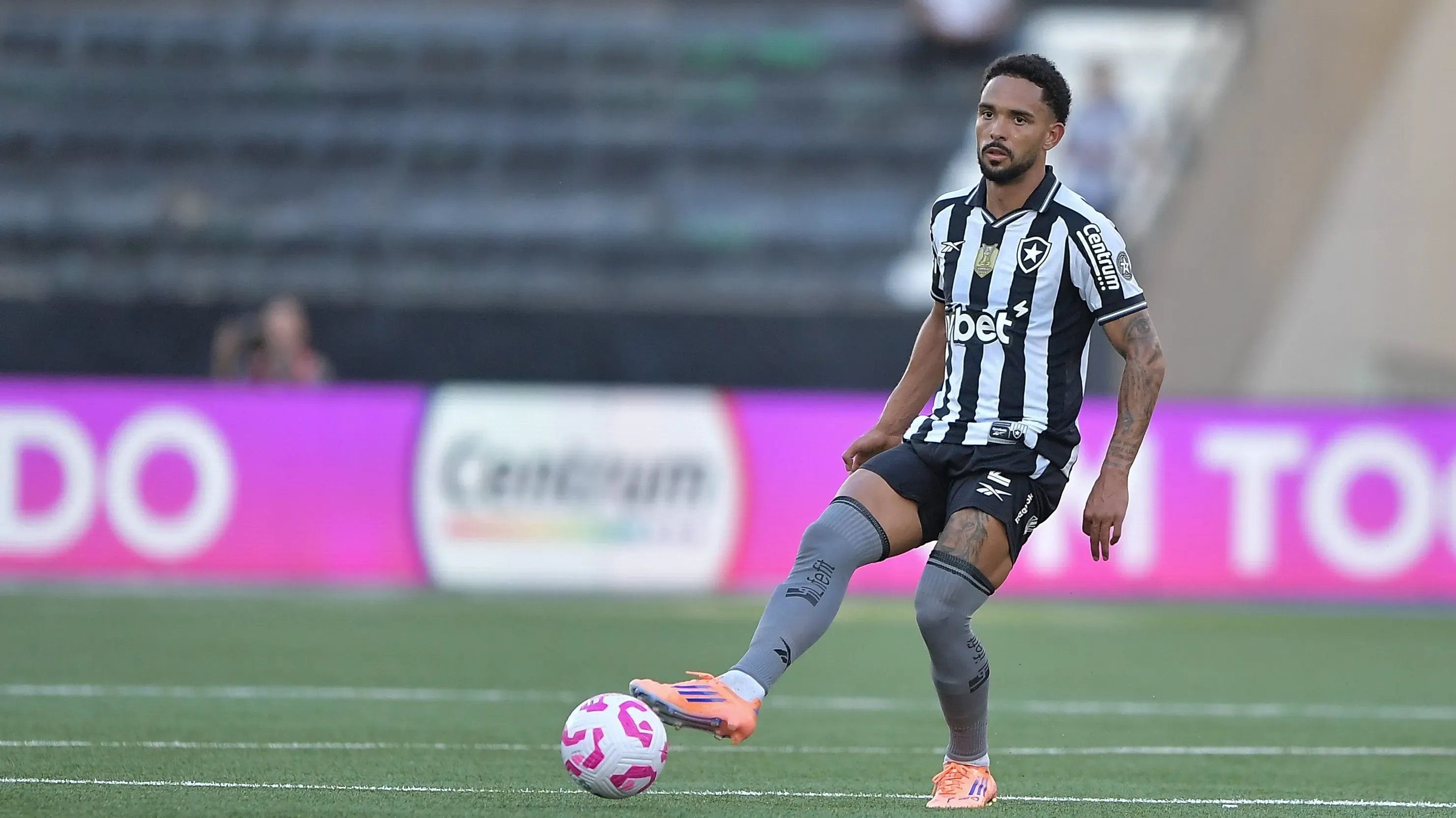 Vitinho no Botafogo. Foto: Thiago Ribeiro/AGIF