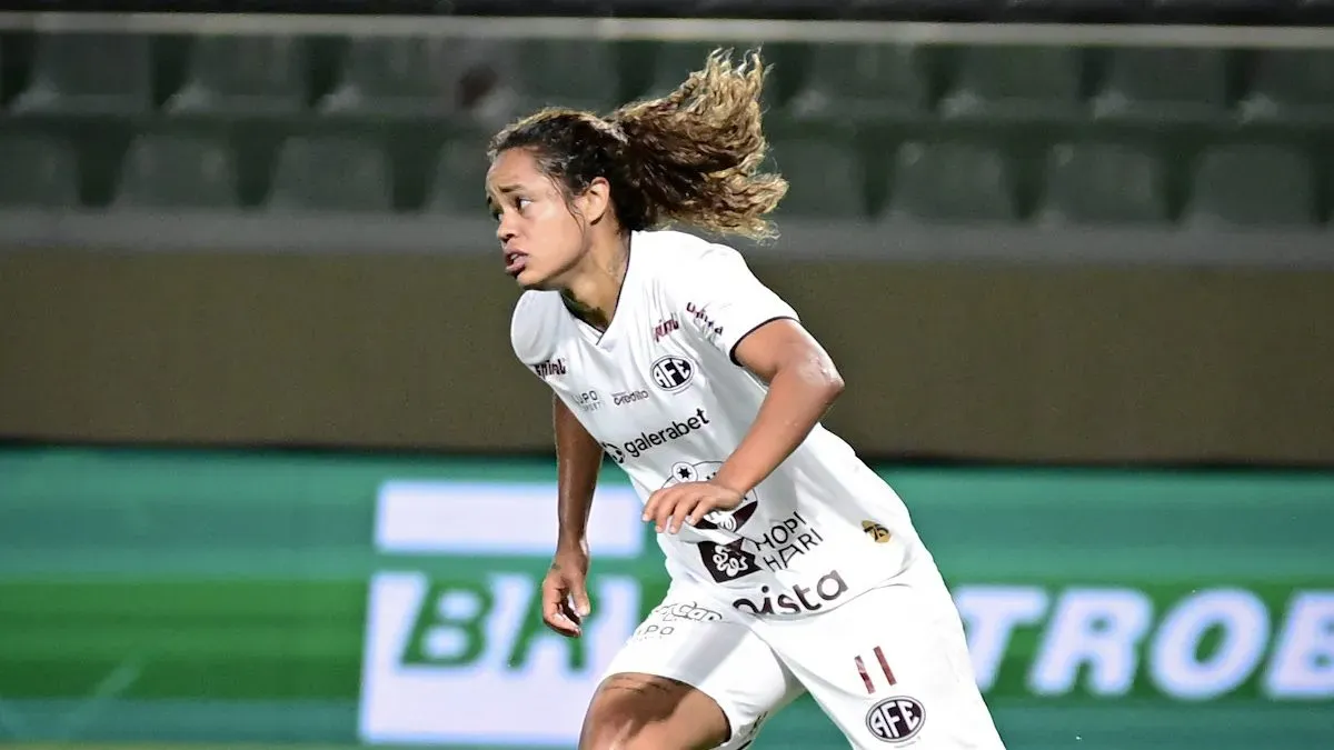 Jogadora da Ferroviária em campo