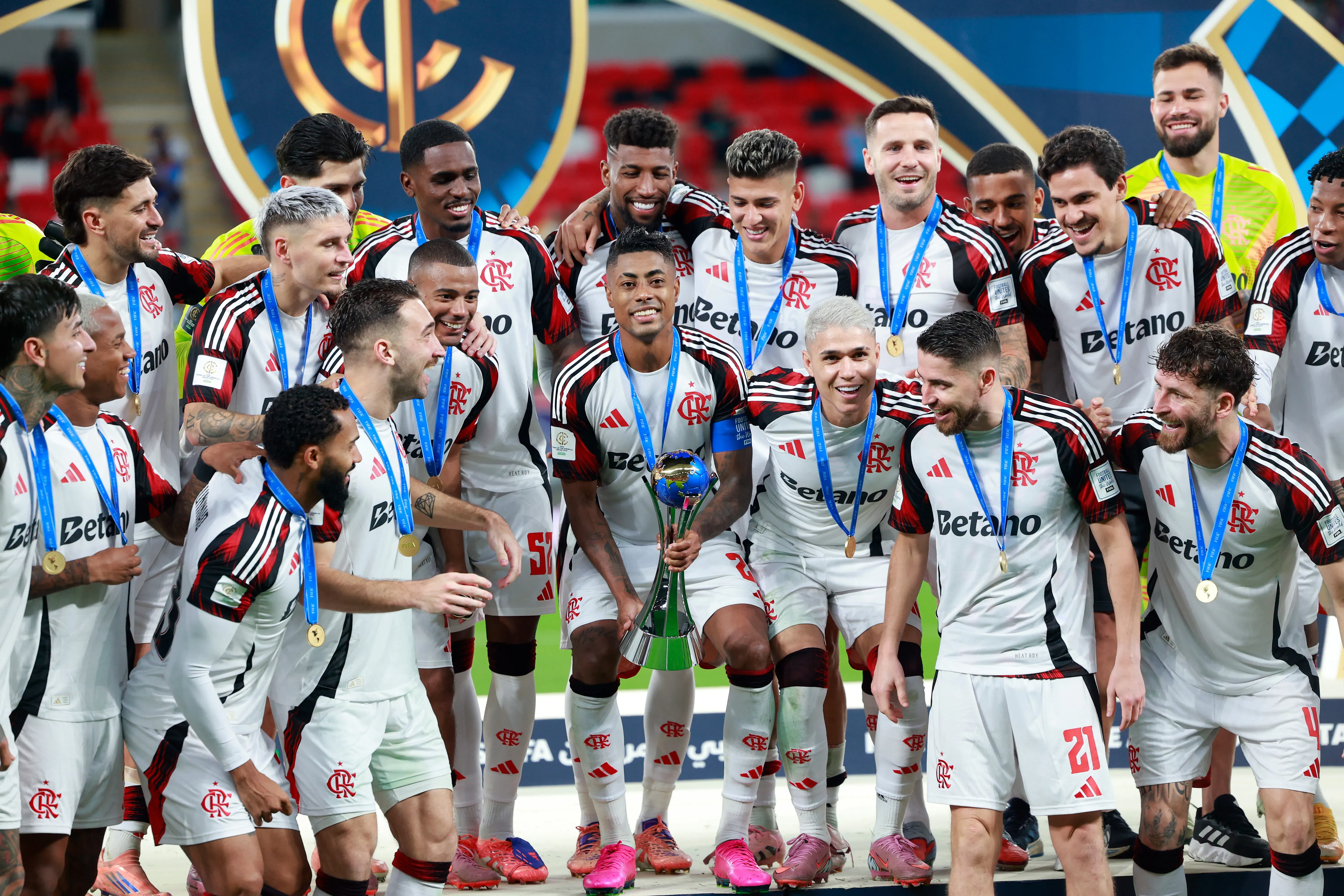 DOHA, QATAR – DECEMBER 10: Bruno Henrique of CR Flamengo lifts the trophy after winning the FIFA Derby of the Americas 2025 match between Cruz Azul and CR Flamengo at Ahmad Bin Ali Stadium on December 10, 2025 in Doha, Qatar. (Photo by Getty Images/Getty Images)