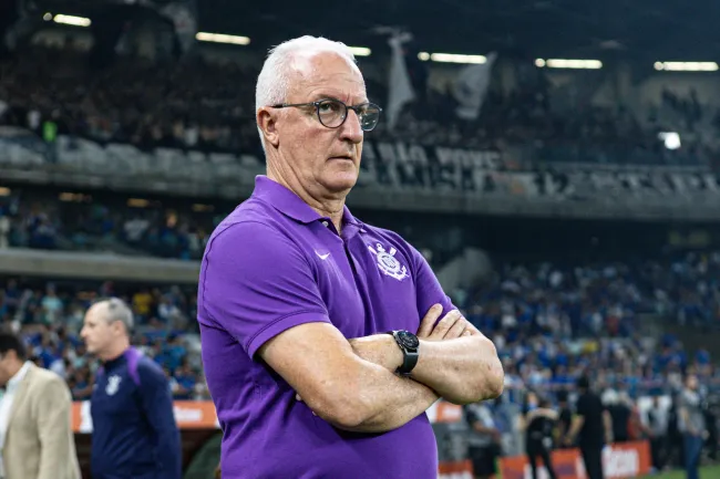 Dorival Junior técnico do Corinthians durante partida contra o Cruzeiro no Mineirão pela Copa Do Brasil 2025. Foto: Gilson Lobo/AGIF