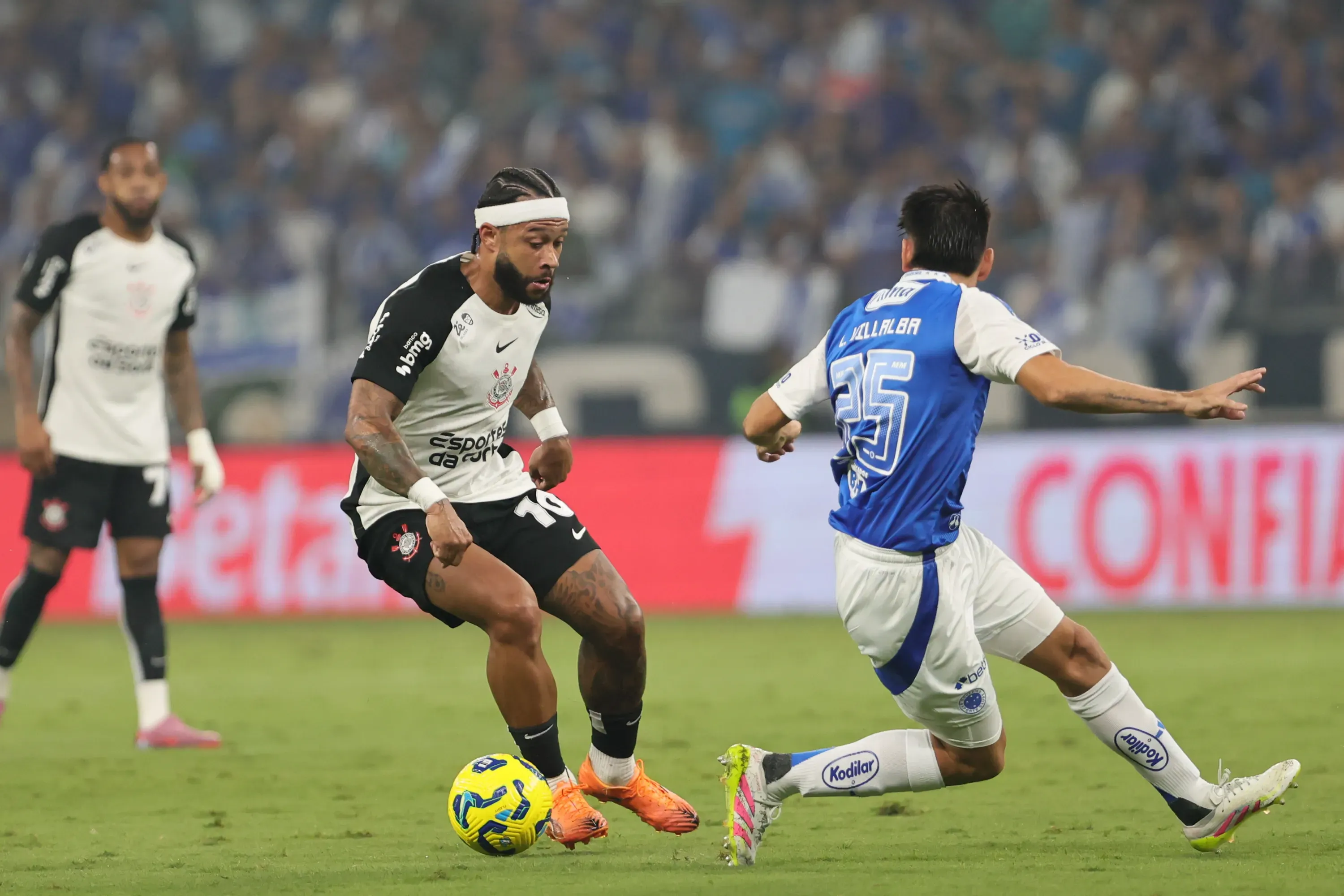 Corinthians venceu o Cruzeiro com gol de Memphis Depay. Foto: Gilson Lobo/AGIF
