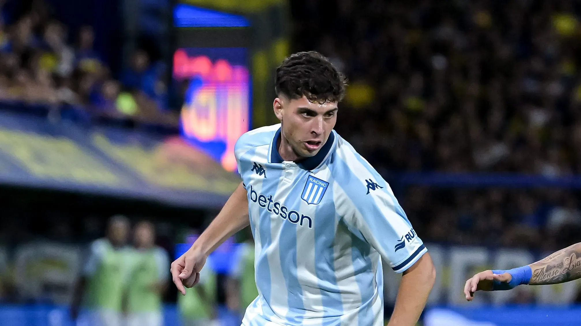 Foto: Marcelo Endelli/Getty Images – Nardoni, camisa 5 do Racing, é bem avaliado pelo Verdão.