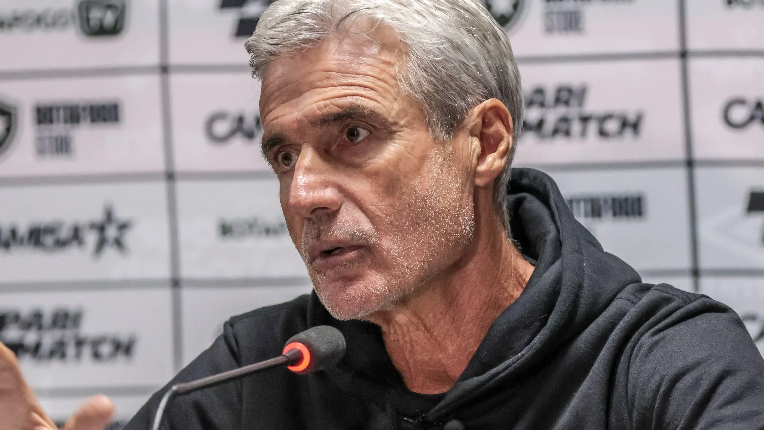 Luís Castro. Foto: Robson Mafra/AGIF