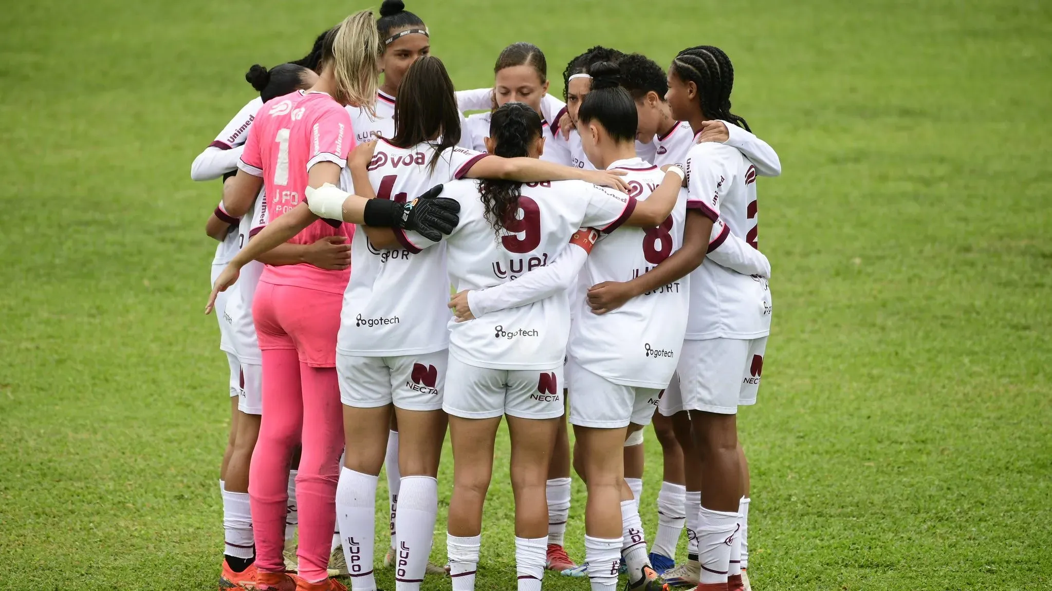 Elenco feminino da Ferroviária Sub-20 na Copinha