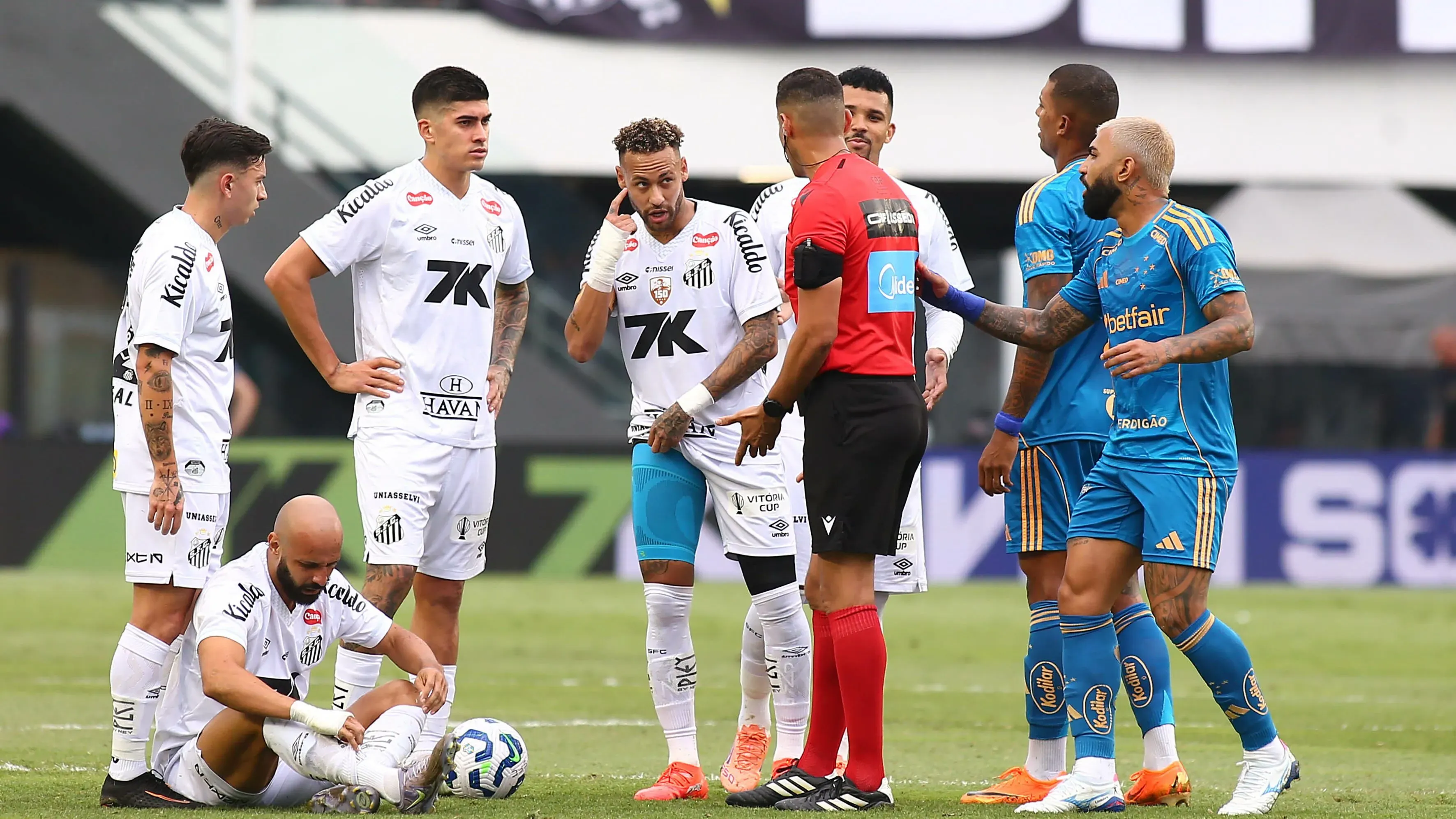 Neymar ajudou demais na reta final. Foto: Mauricio De Souza/AGIF