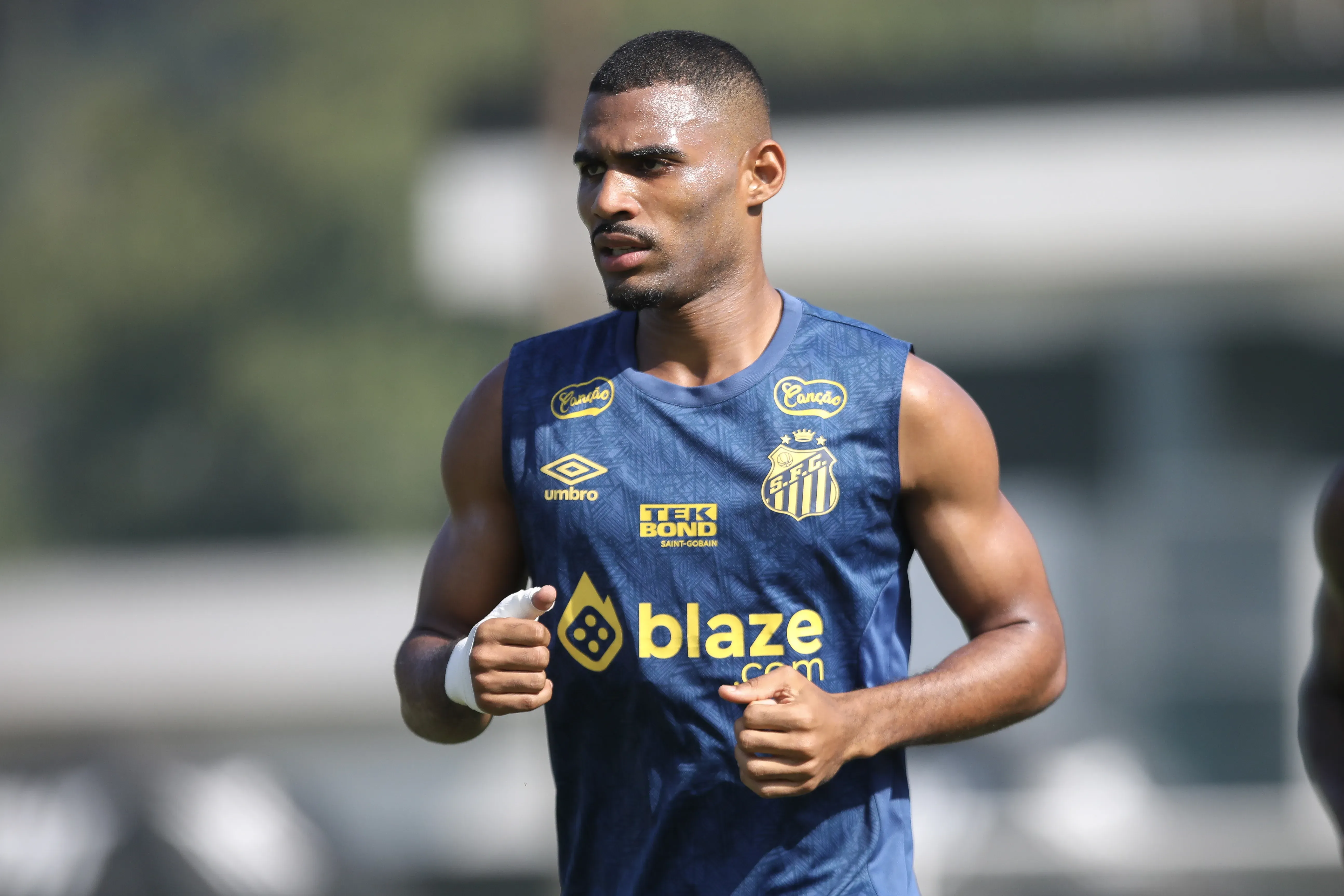 Joaquim deixou o Santos em 2024. Foto: Reinaldo Campos/AGIF