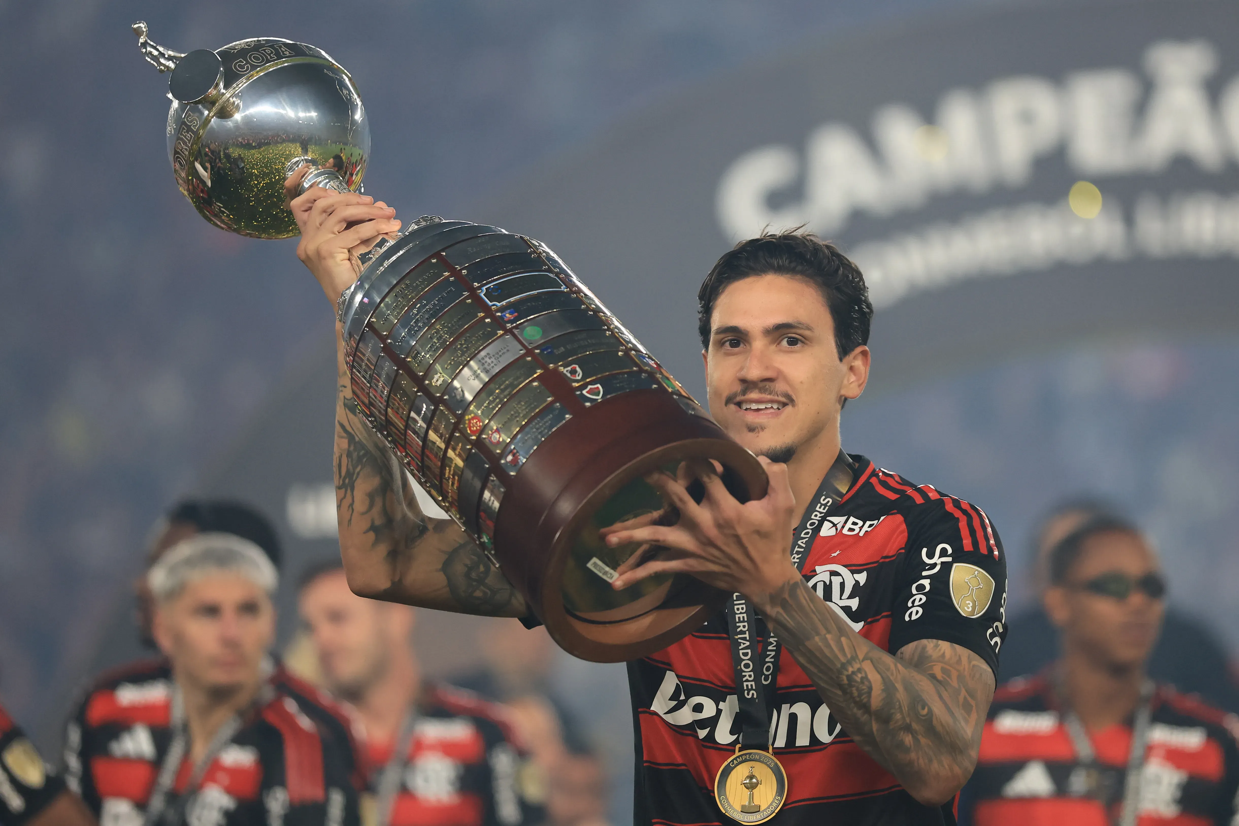 Por conta da lesão, Pedro ficou de fora da final da Libertadores. Foto: Buda Mendes/Getty Images.