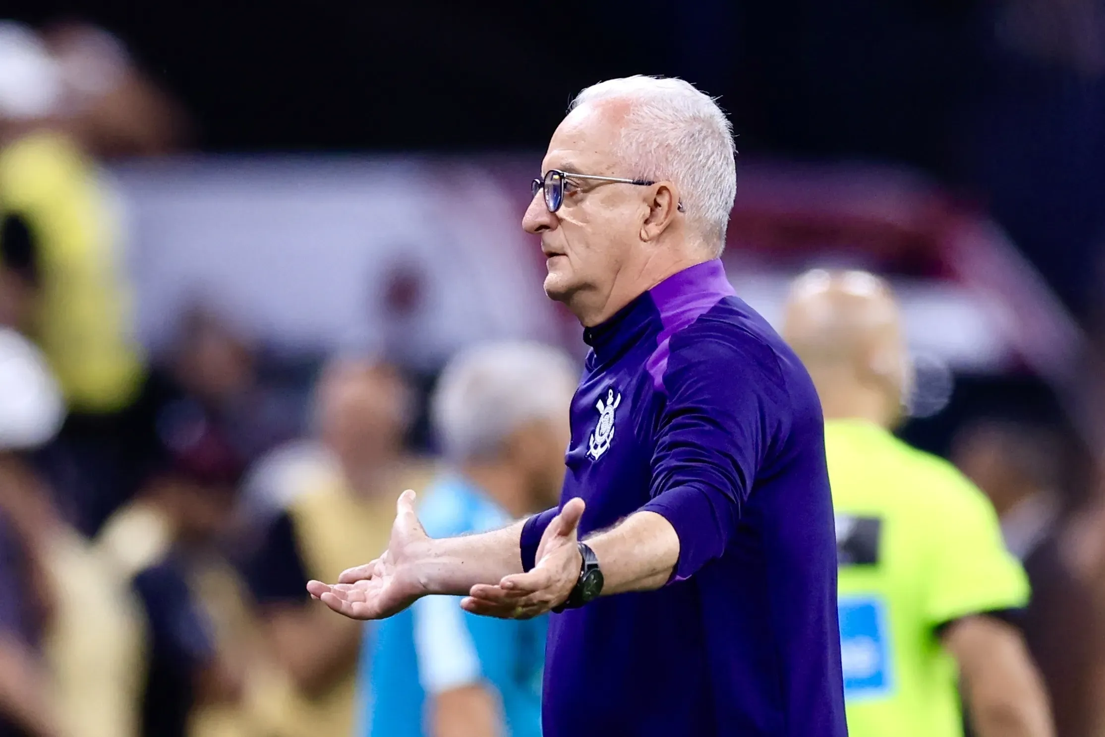 Dorival Jr técnico do Corinthians durante partida contra o Cruzeiro no estádio Arena Corinthians pelo campeonato Copa Do Brasil 2025. Foto: Marcello Zambrana/AGIF