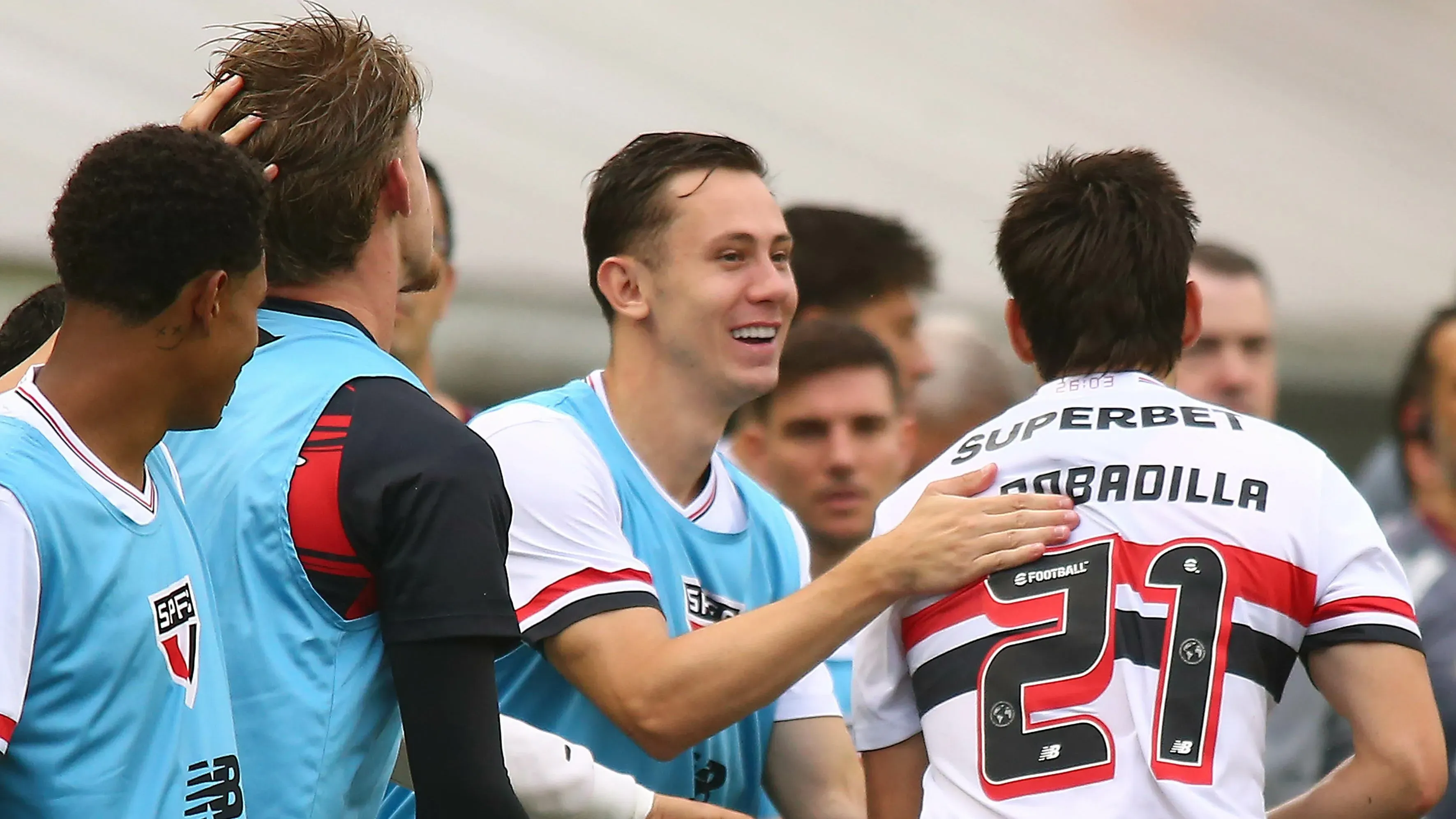 SP – SANTOS – 23/11/2025 – BRASILEIRO A 2025, SAO PAULO X JUVENTUDE – Bobadilla jogador do Sao Paulo comemora seu gol durante partida contra o Juventude no estadio Vila Belmiro pelo campeonato Brasileiro A 2025. Foto: Mauricio De Souza/AGIF