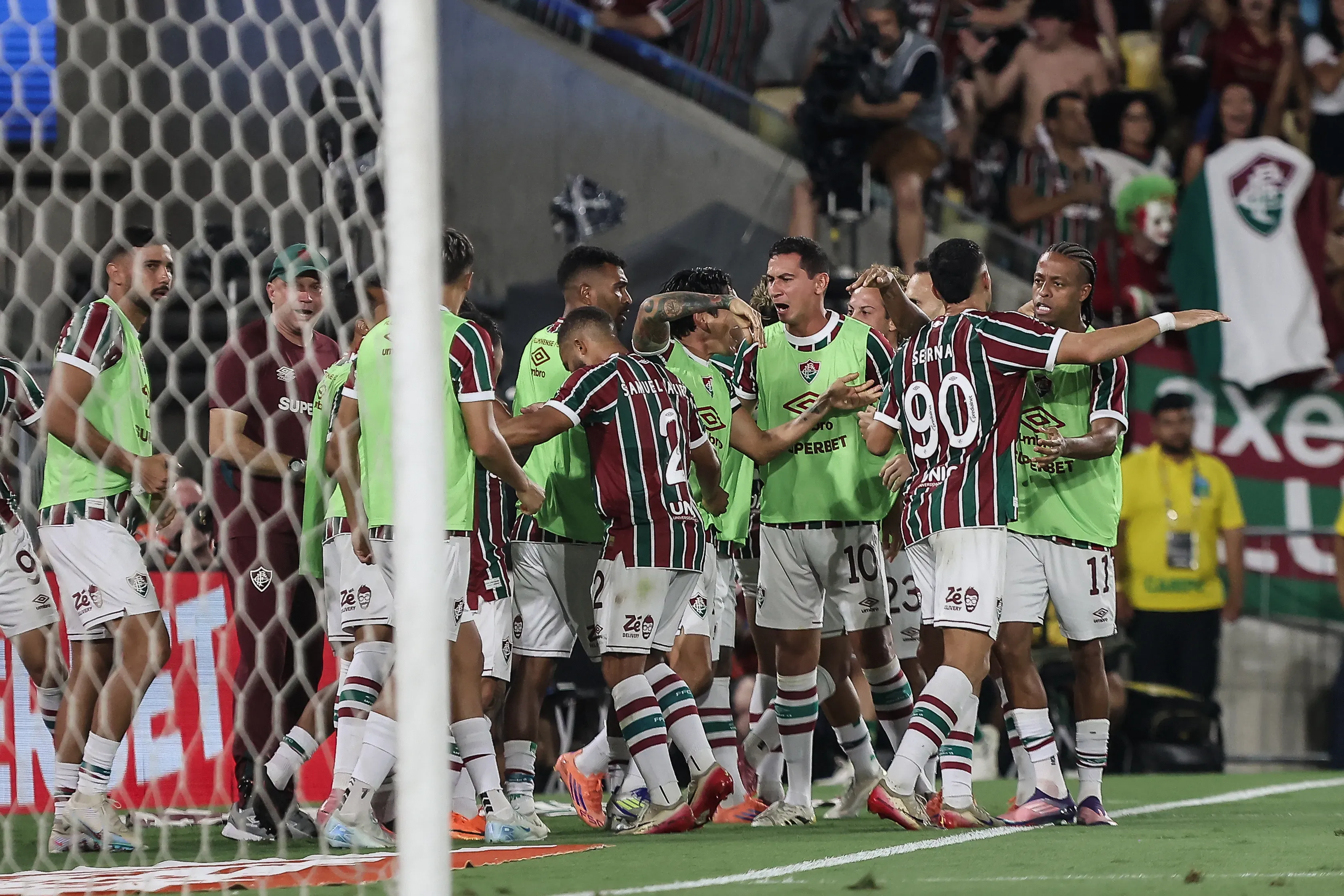 Fluminense comemora gol diante do Vasco. FOTO: LUCAS MERÇON / FLUMINENSE F.C.