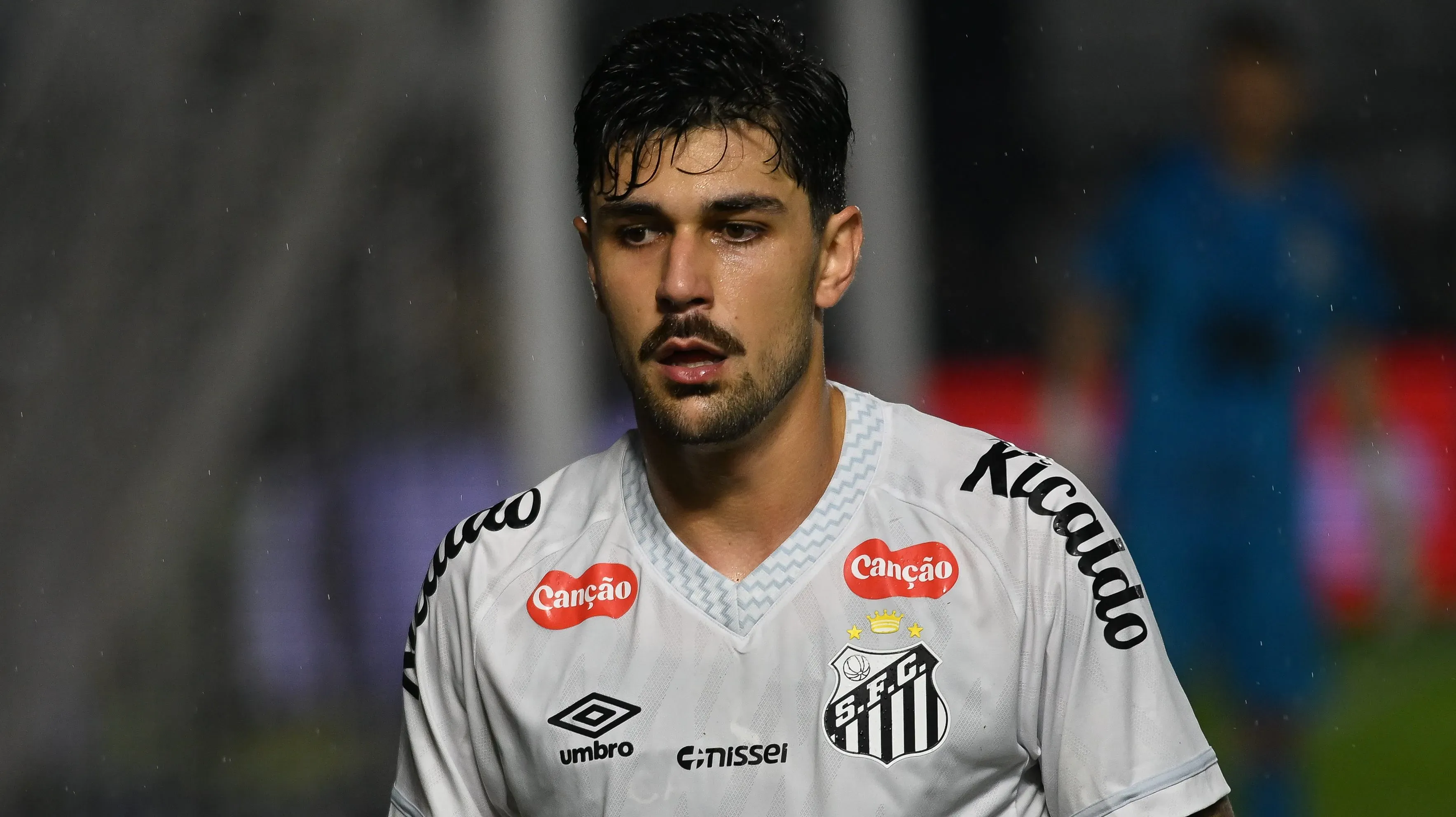 João Basso está sendo desejado por vários clubes - Foto: Jota Erre/AGIF.