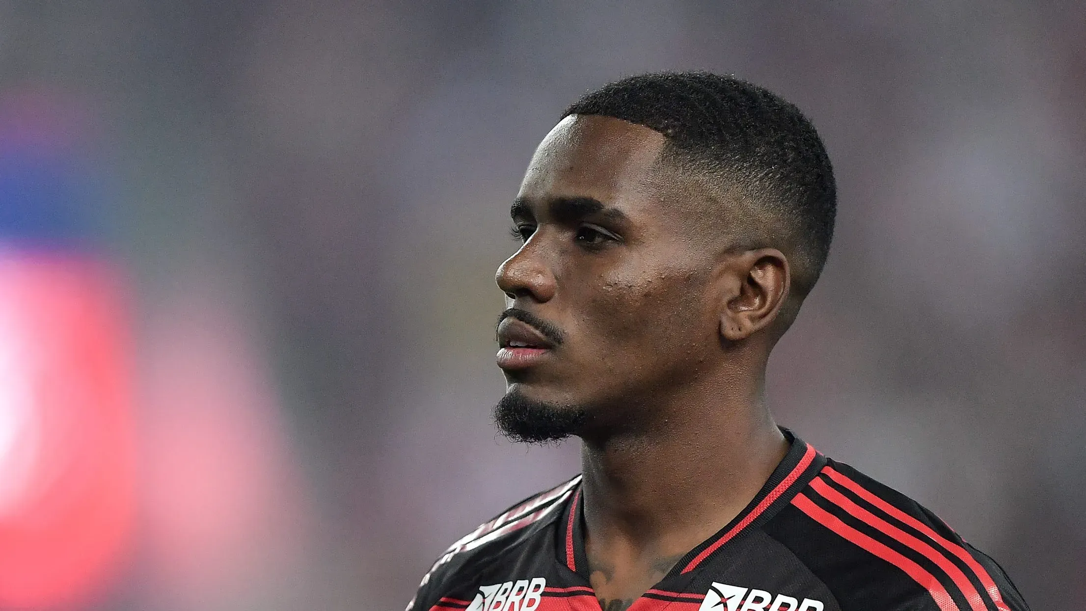 Evertton Araújo, volante. Foto: Thiago Ribeiro/AGIF