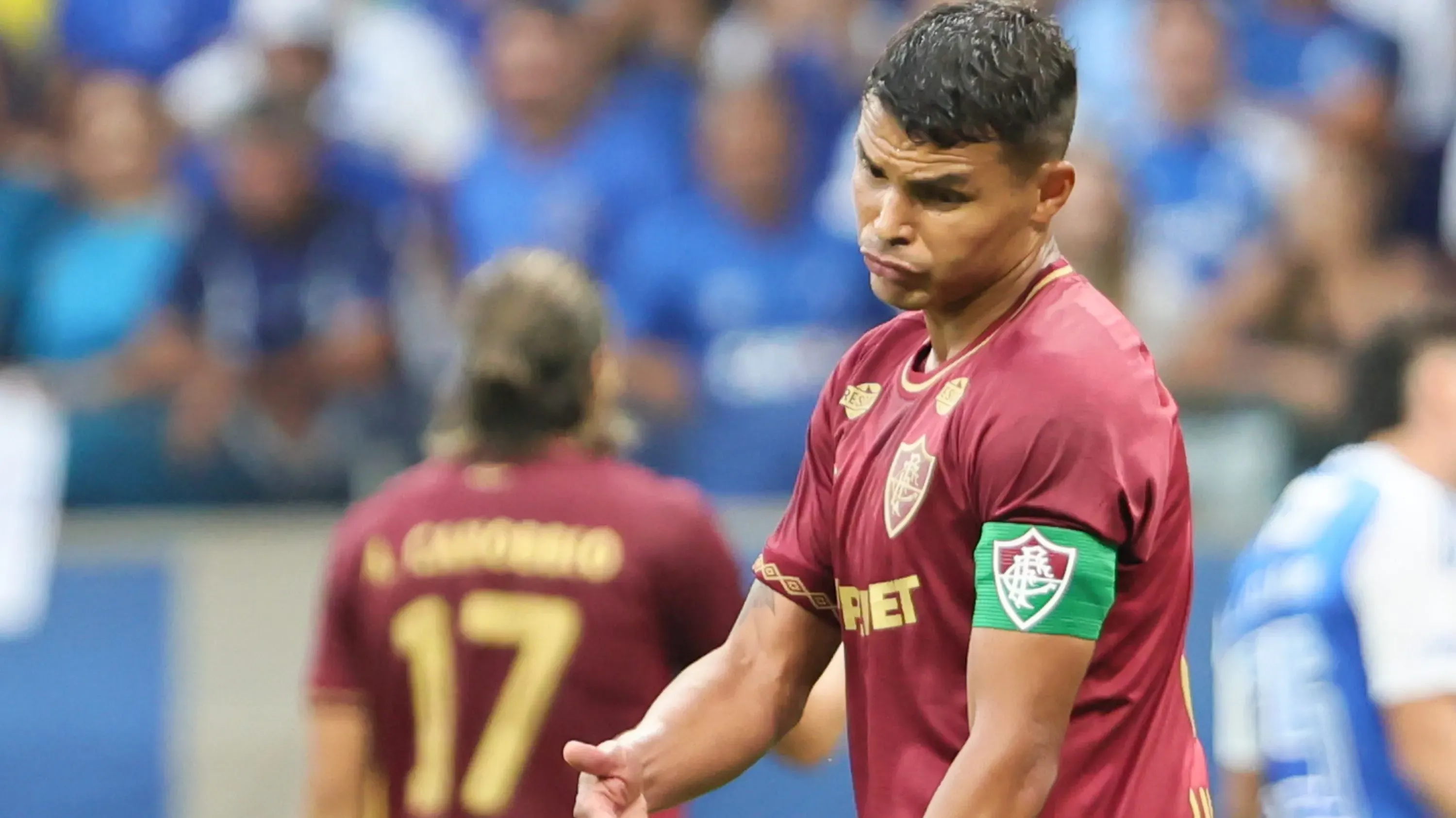 MG – BELO HORIZONTE – 09/11/2025 – BRASILEIRO A 2025, CRUZEIRO X FLUMINENSE – Thiago Silva jogador do Fluminense lamenta durante partida contra o Cruzeiro no estadio Mineirao pelo campeonato Brasileiro A 2025. Foto: Gilson Lobo/AGIF