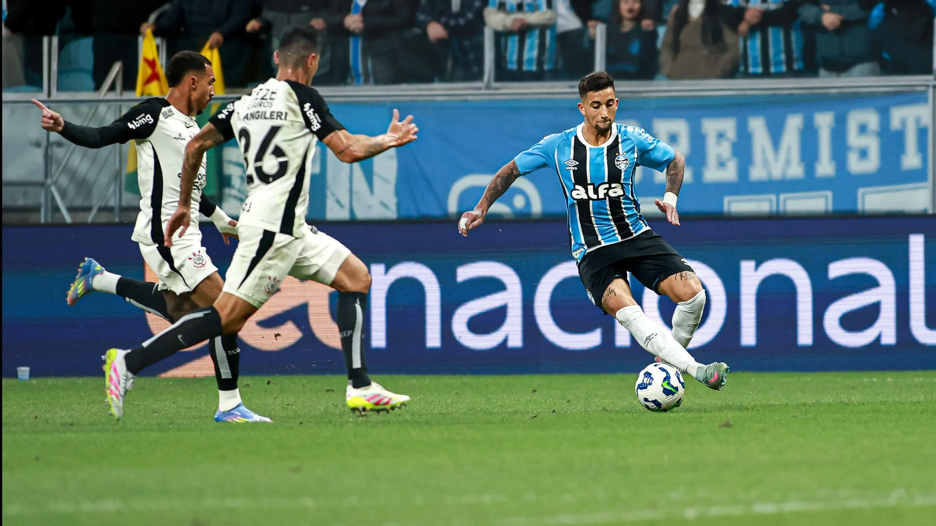 Cristian Olivera não rendeu o que era esperado - Foto: Maxi Franzoi/AGIF.