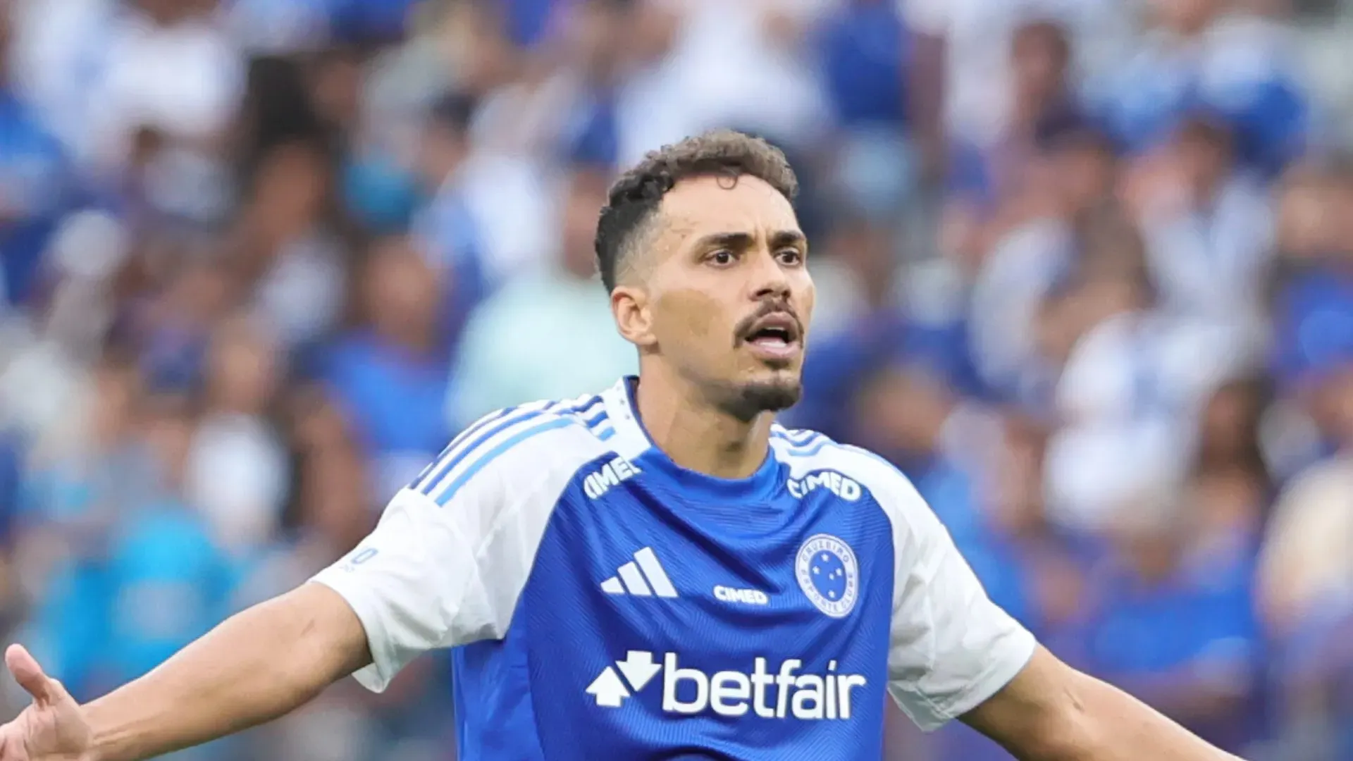 Foto: Gilson Lobo/AGIF – Eduardo surge como opção para o time de Luís Castro.